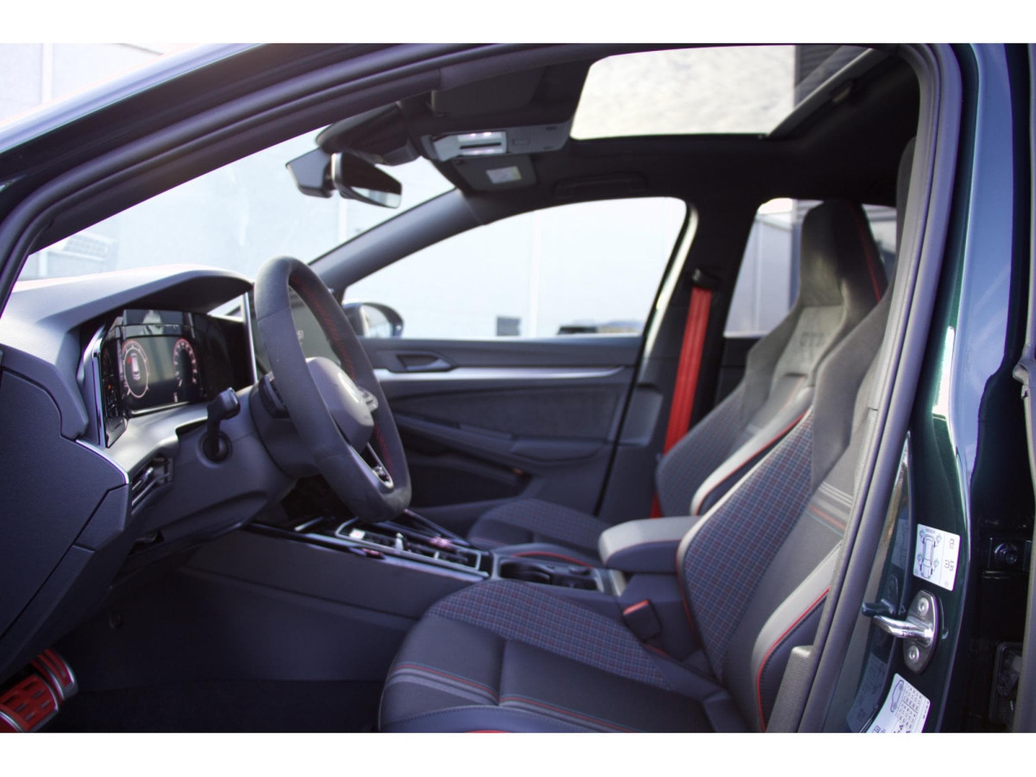 VW Golf GTI Edition 50 Performance Akrapovic Pano HuD H&K (2026) - Photo 5