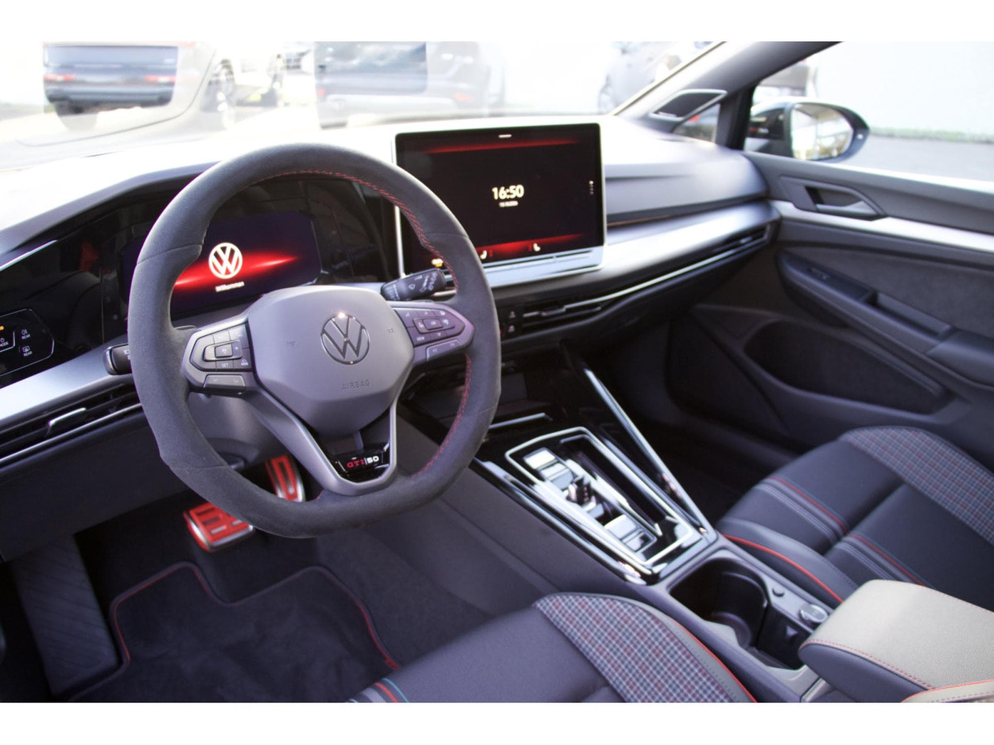 VW Golf GTI Edition 50 Performance Akrapovic Pano HuD H&K (2026) - Photo 7