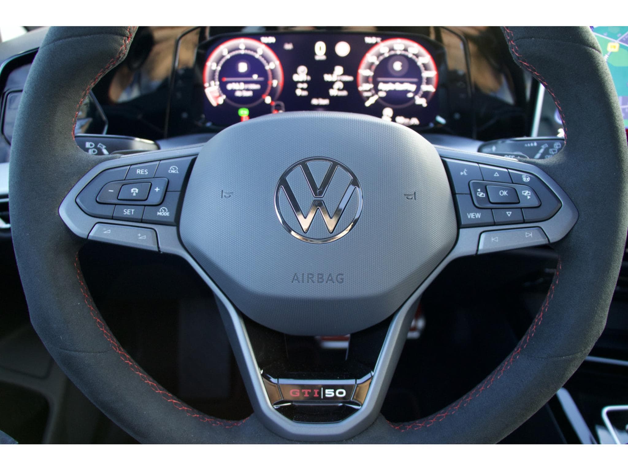 VW Golf GTI Edition 50 Performance Akrapovic Pano HuD H&K (2026) - Photo 14