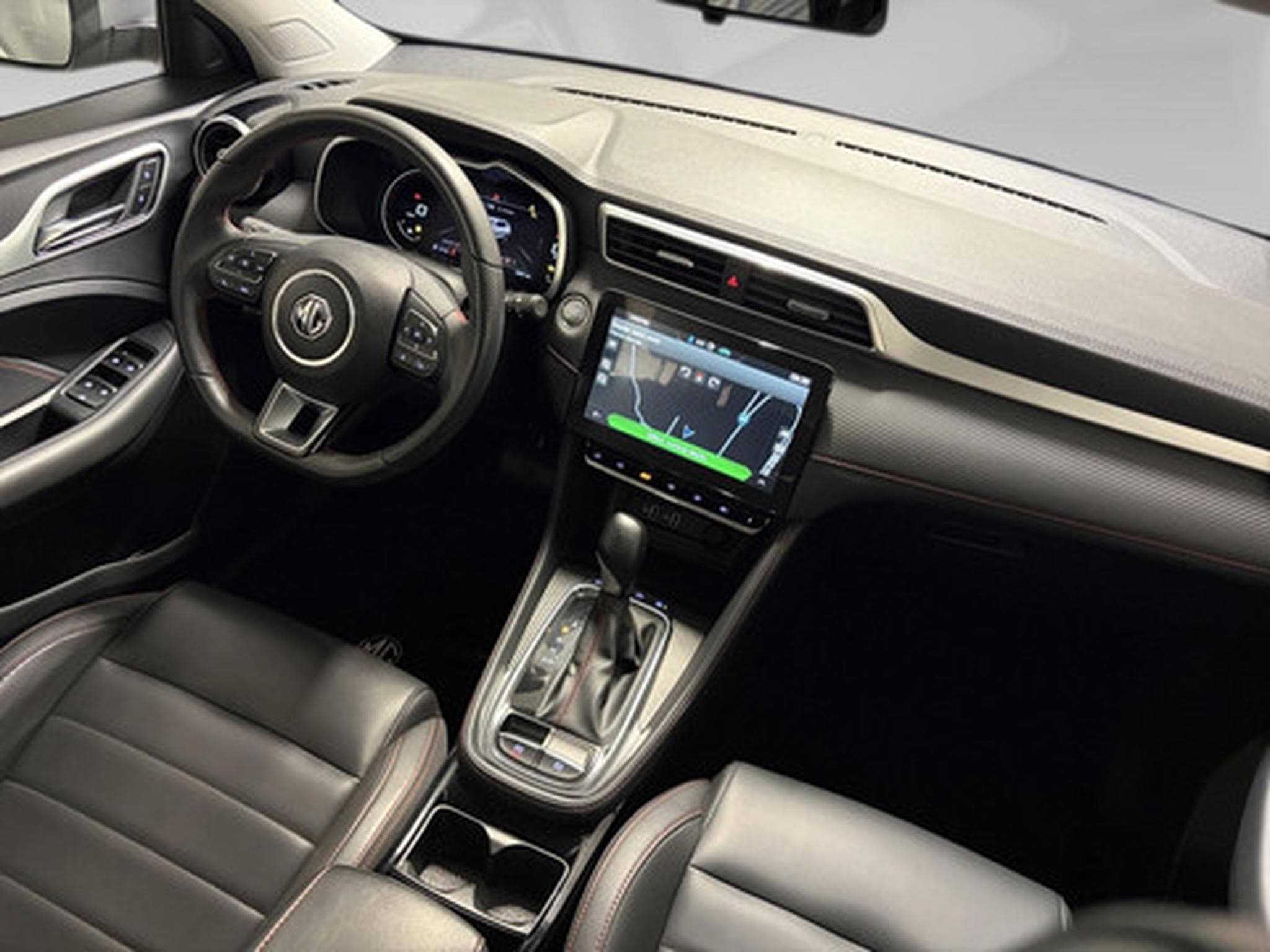 MG ZS 1.0 T-GDi ICE FWD LUXURY (2024) - Photo 5