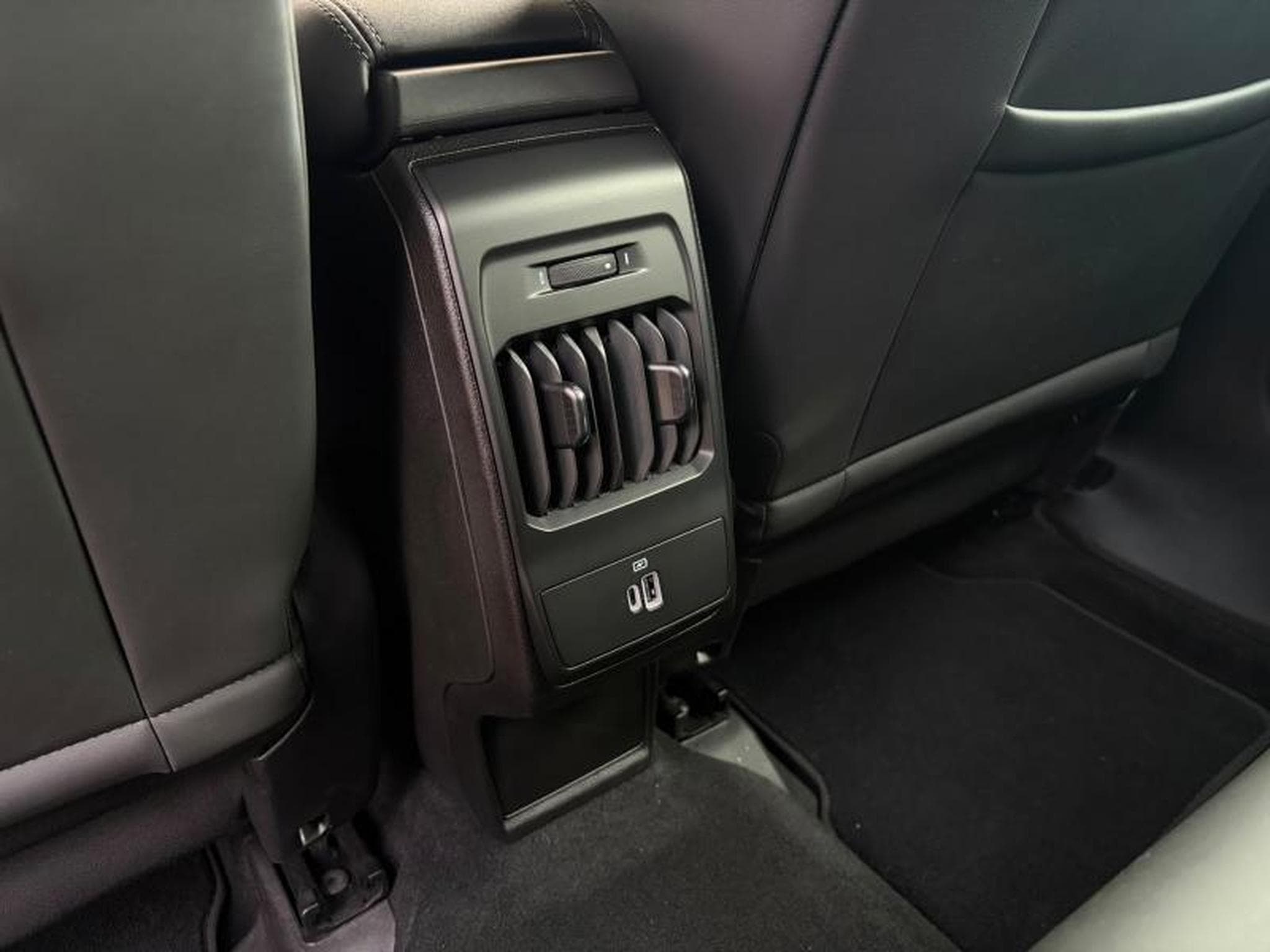 Alfa-Romeo Tonale 1.5L 159CH Harman Kardon/Cam 360 / (2023) - Foto 17