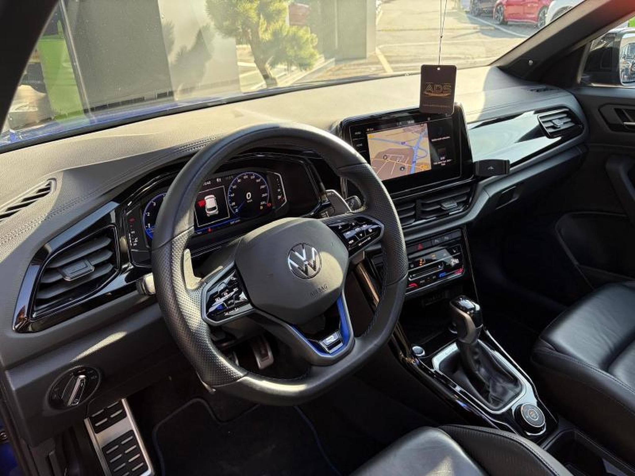 VW T-Roc R 4 MOTION 2.0L TSI 300CV / Facelift / Toit ouvrant / Camera (2022) - Foto 6