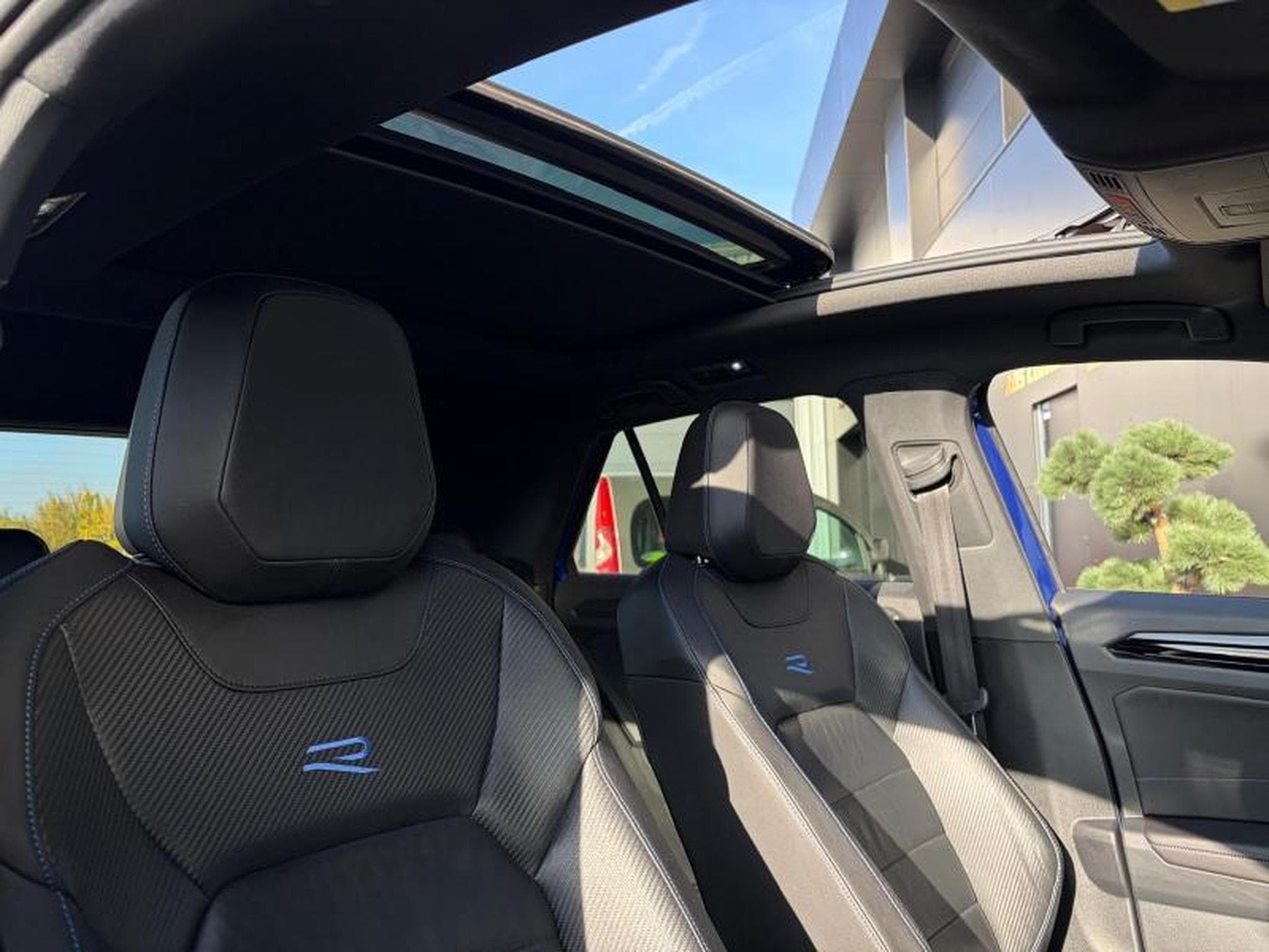 VW T-Roc R 4 MOTION 2.0L TSI 300CV / Facelift / Toit ouvrant / Camera (2022) - Foto 12