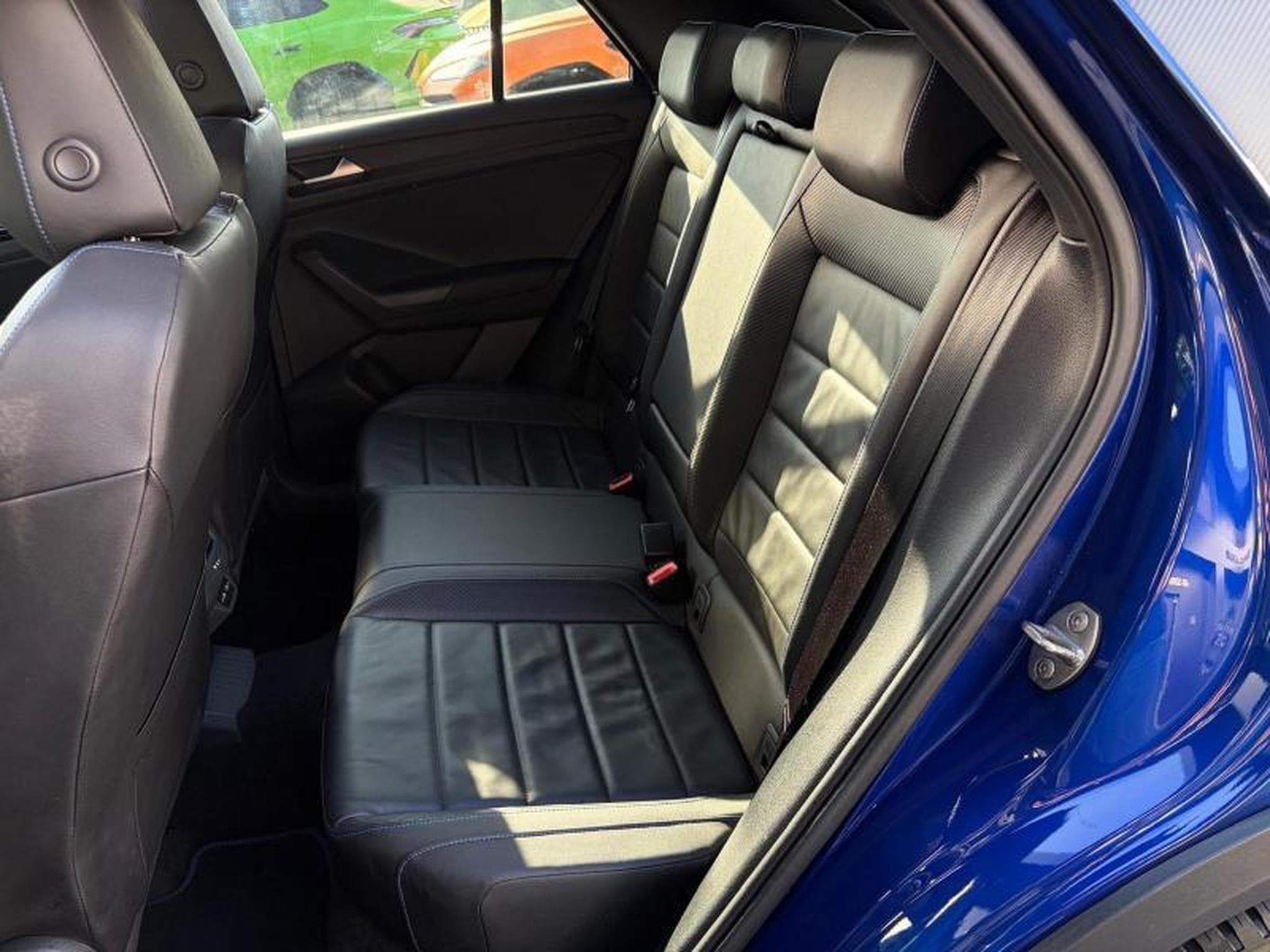 VW T-Roc R 4 MOTION 2.0L TSI 300CV / Facelift / Toit ouvrant / Camera (2022) - Foto 15