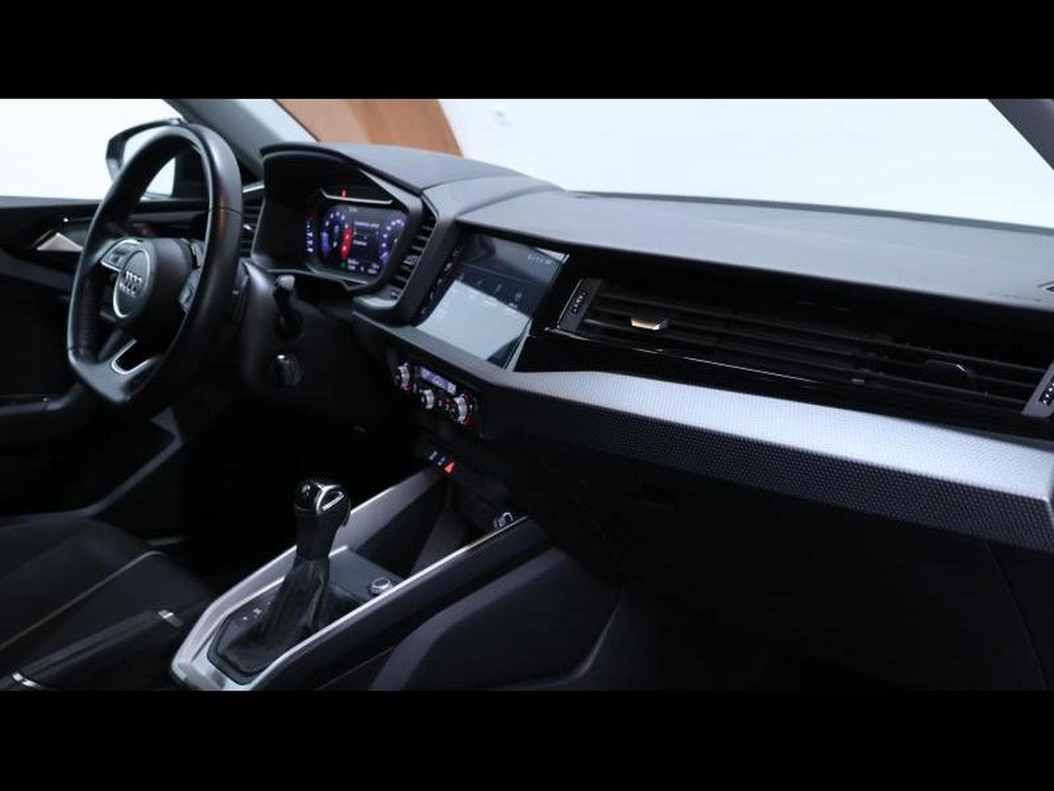 Audi A1 Sportback 30 TFSI S-Line S-tronic (2020) - Photo 22