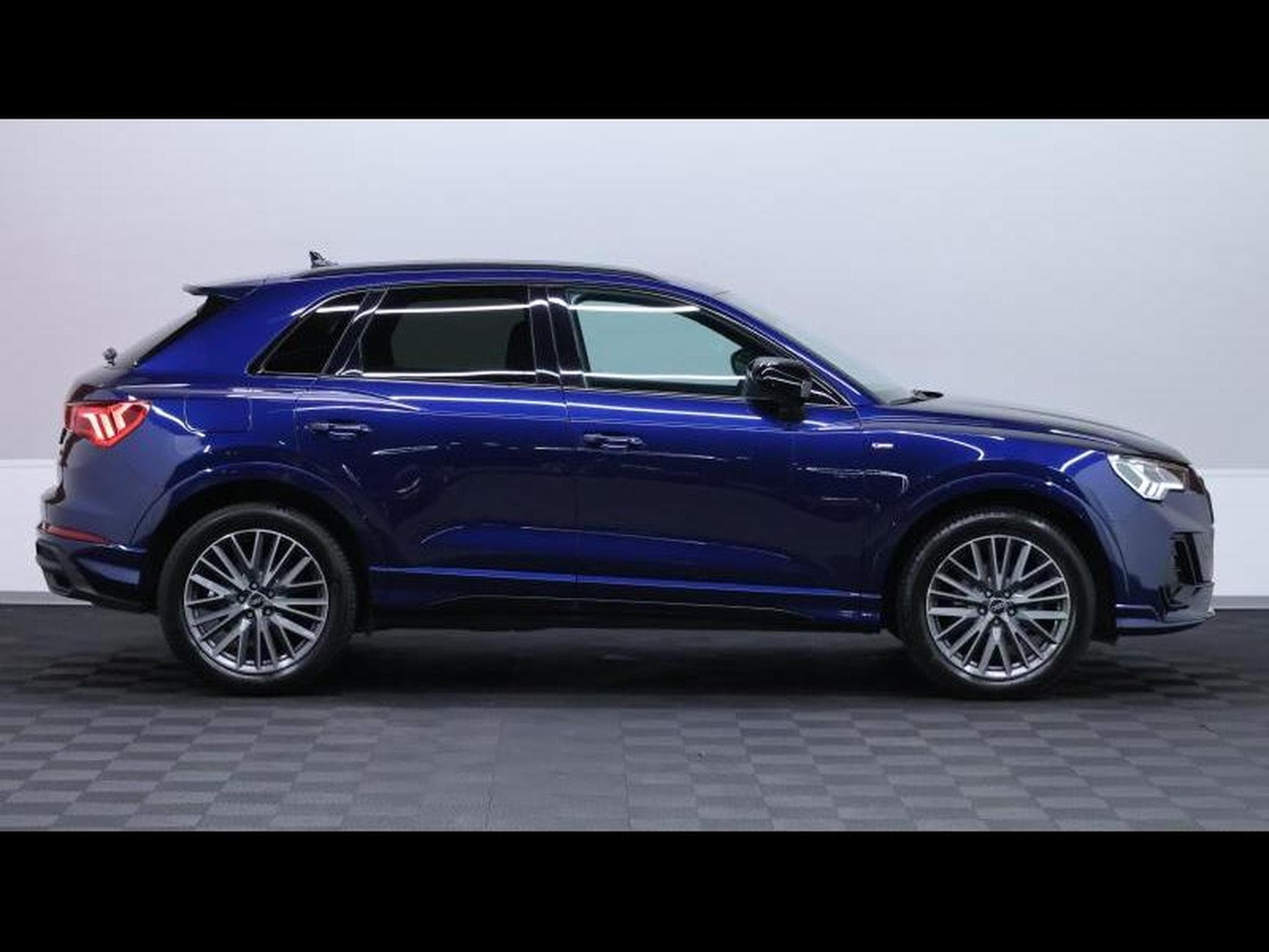 Audi Q3 35 TFSI 150 S-Line S-tronic (2022) - Photo 4