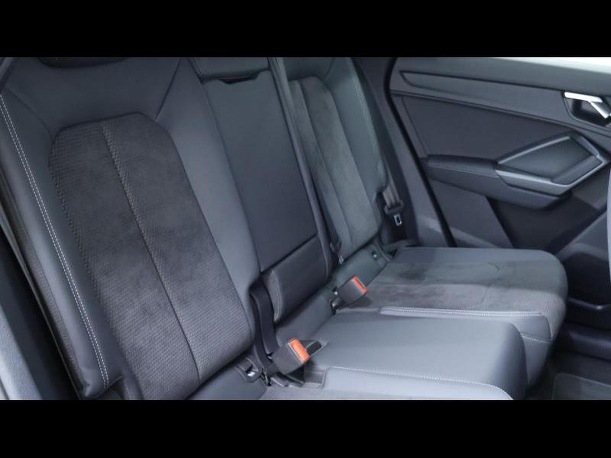 Audi Q3 35 TFSI 150 S-Line S-tronic (2022) - Photo 15