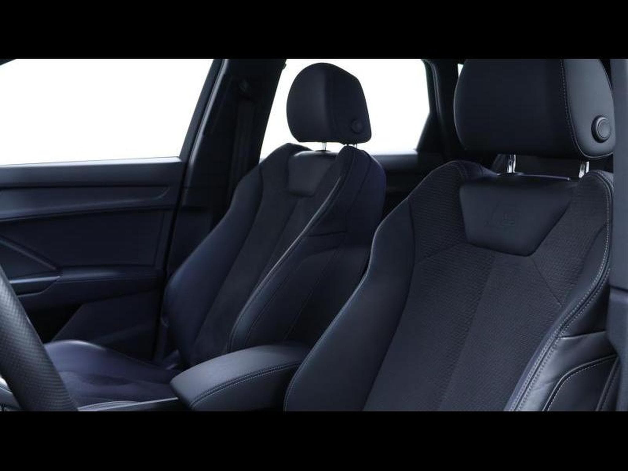 Audi Q3 35 TFSI 150 S-Line S-tronic (2022) - Photo 17