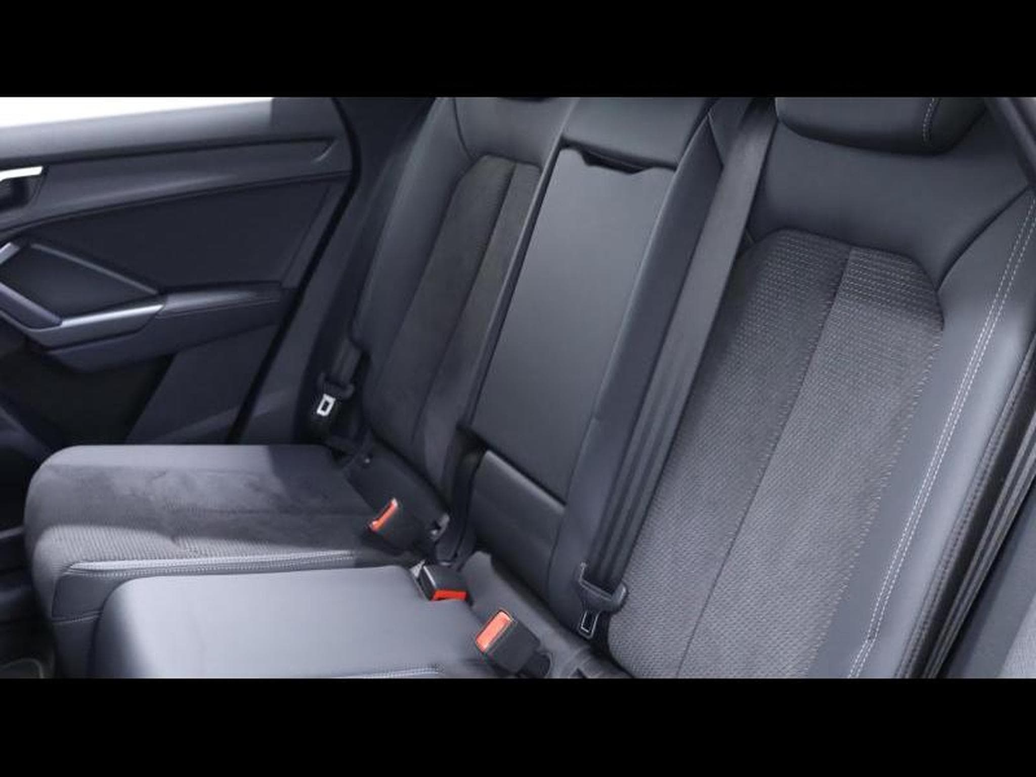 Audi Q3 35 TFSI 150 S-Line S-tronic (2022) - Photo 19