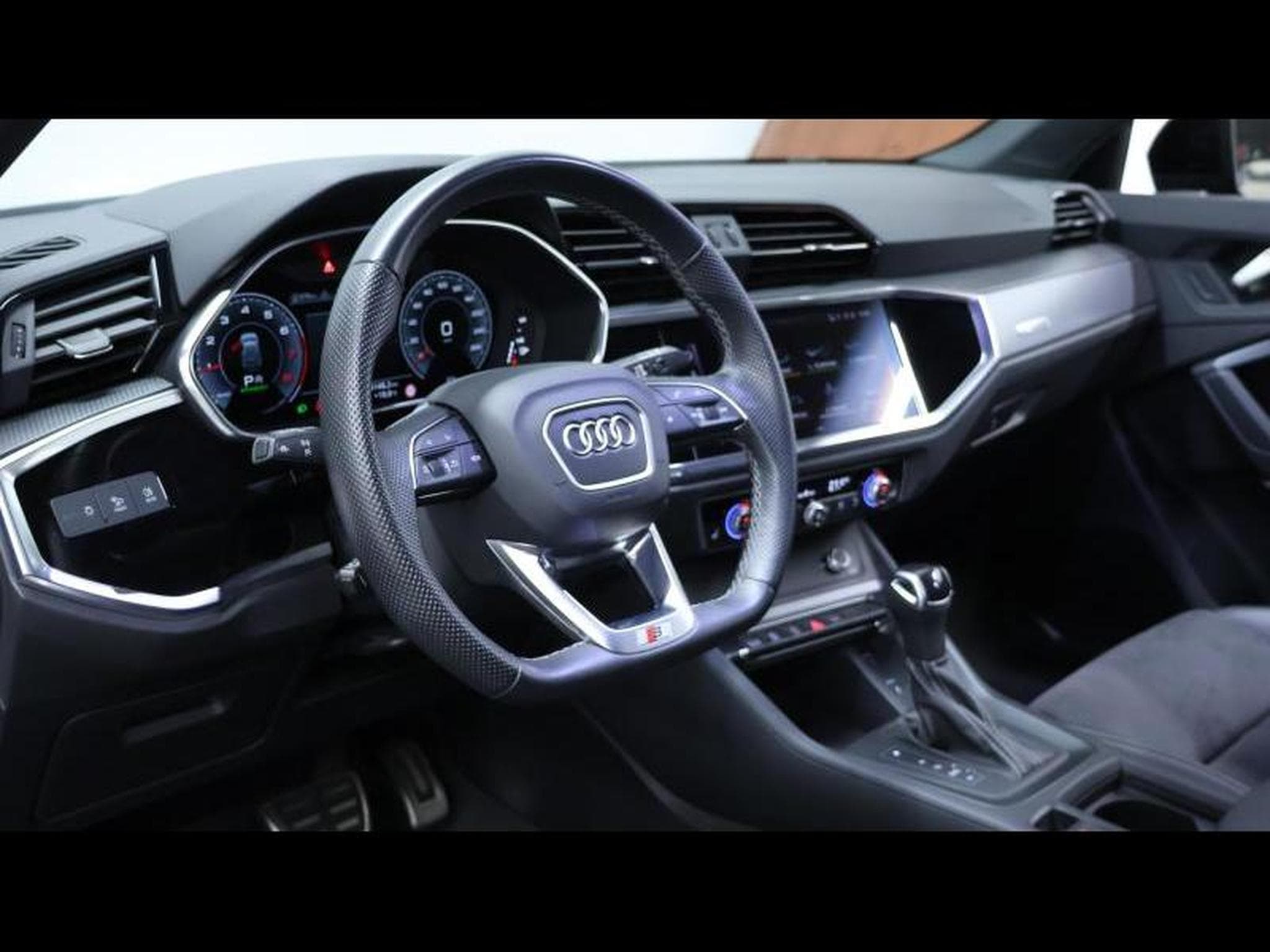 Audi Q3 35 TFSI 150 S-Line S-tronic (2022) - Photo 20