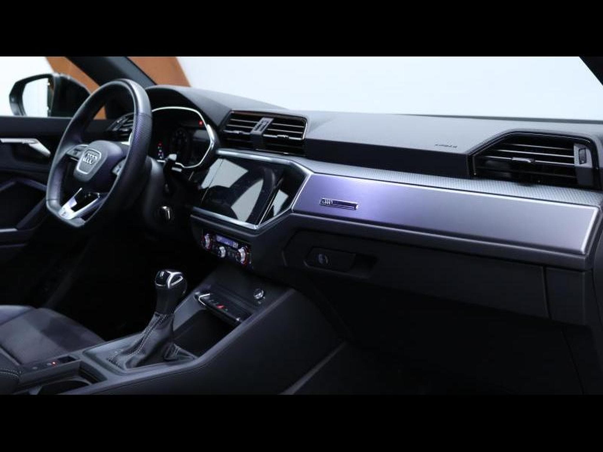 Audi Q3 35 TFSI 150 S-Line S-tronic (2022) - Photo 22