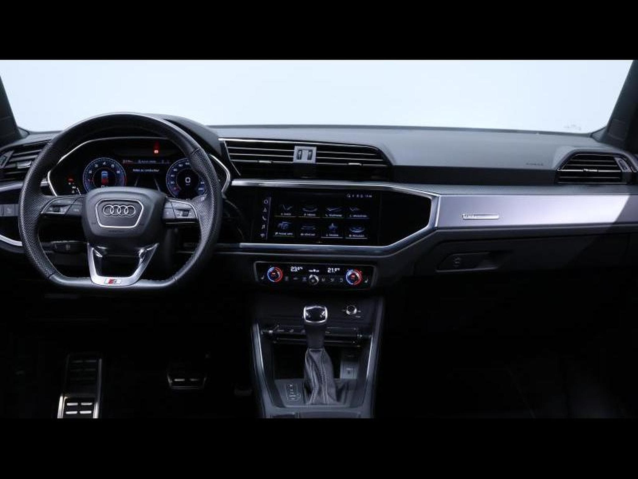 Audi Q3 35 TFSI 150 S-Line S-tronic (2022) - Photo 21