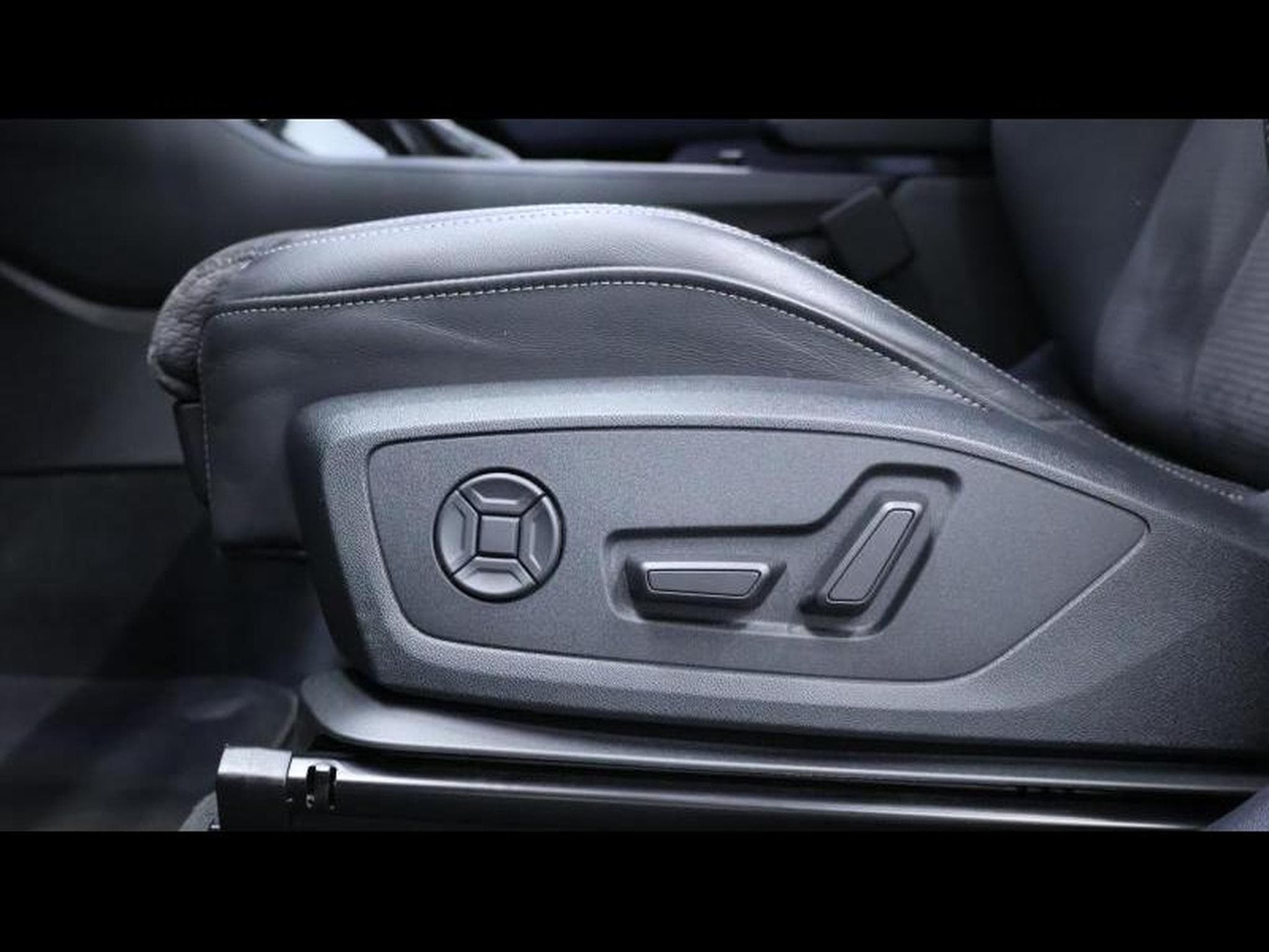 Audi Q3 35 TFSI 150 S-Line S-tronic (2022) - Photo 33