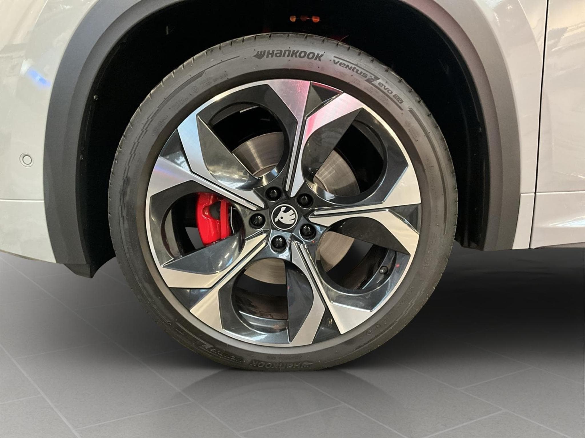 Skoda Kodiaq RS+DSG+4x4+P.Simply&Clever+AHK+Pano+Led+NAVI+DAB (2026) - Foto 8