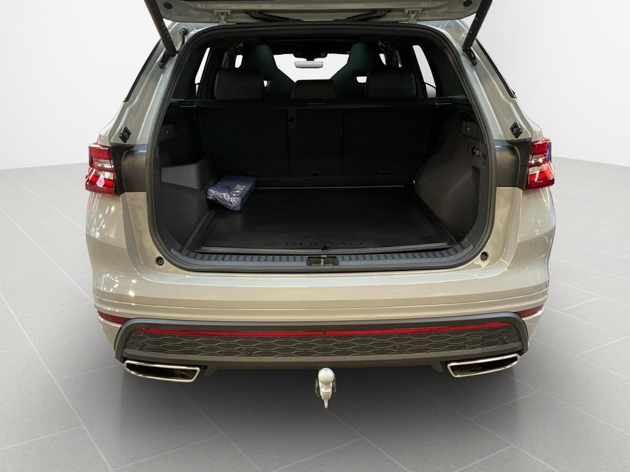 Skoda Kodiaq RS+DSG+4x4+P.Simply&Clever+AHK+Pano+Led+NAVI+DAB (2026) - Foto 17