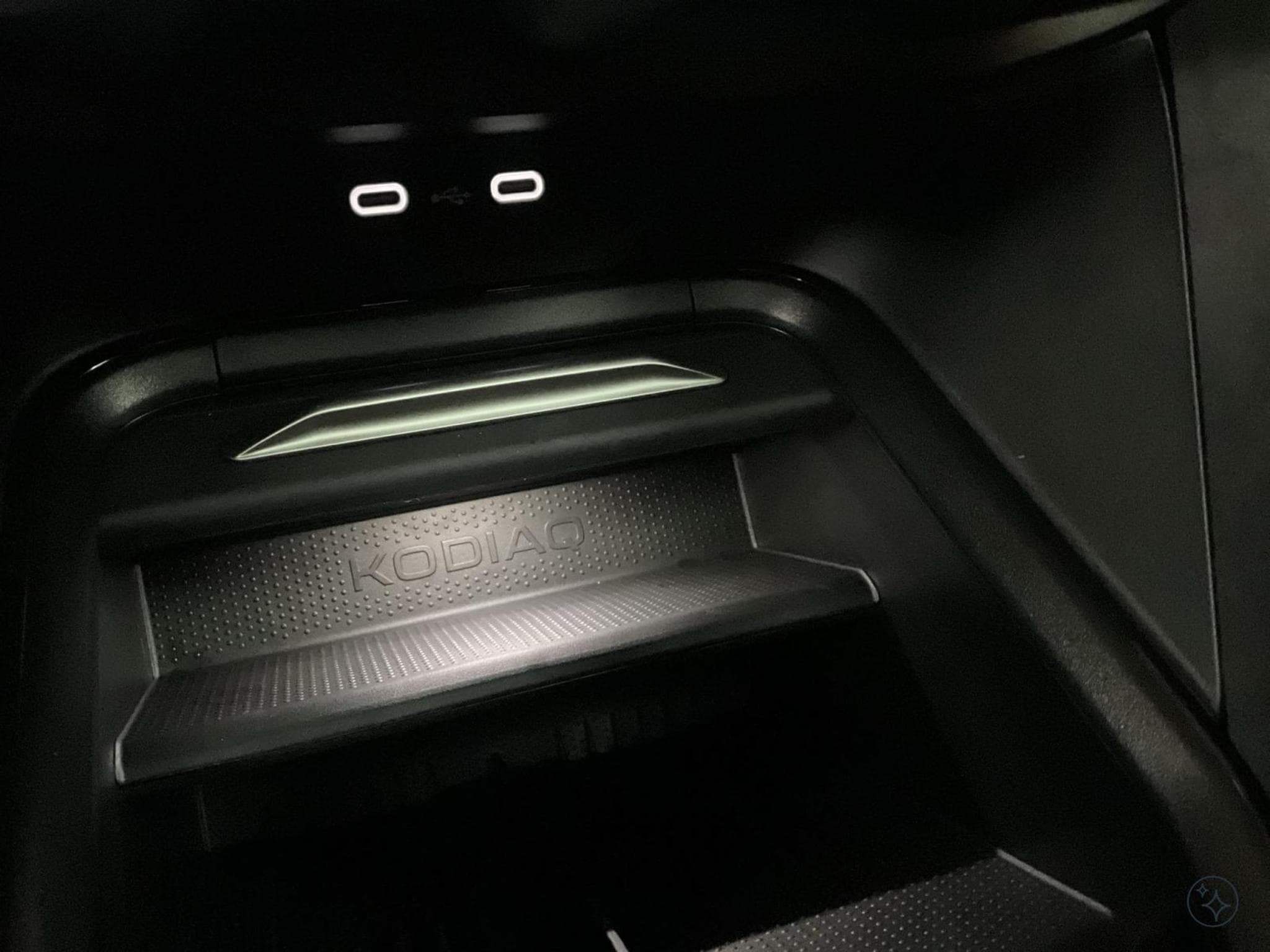 Skoda Kodiaq RS+DSG+4x4+P.Simply&Clever+AHK+Pano+Led+NAVI+DAB (2026) - Foto 21