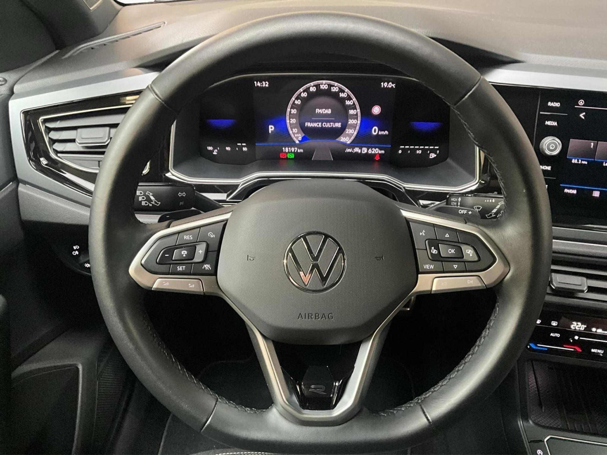 VW Polo R-Line+DSG+P.Assistance+P.Lumiere+DAB+Led (2025) - Photo 10