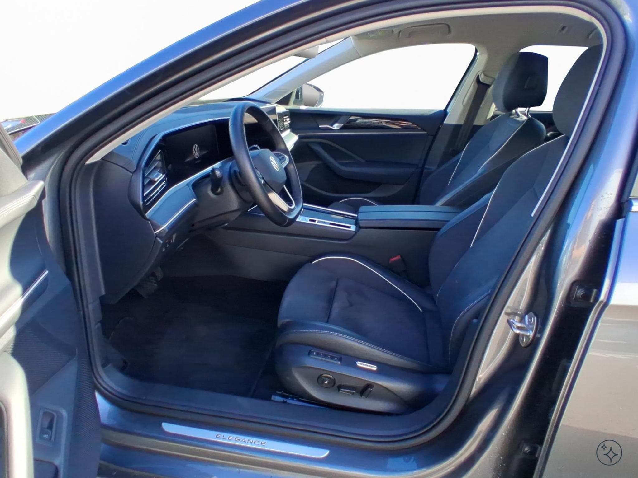 VW Passat Elegance+DSG+P.Acoustique+AHK (2025) - Photo 11