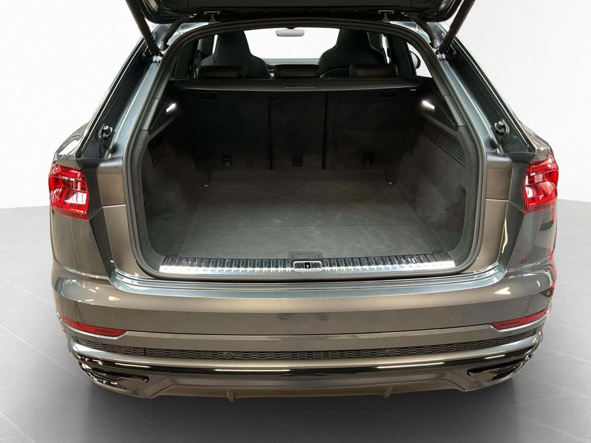 Audi Q8 S-Line+50TDI+Quattro+Tiptronic+P.Explorer+P.Advanced+P.Dynam (2022) - Photo 17