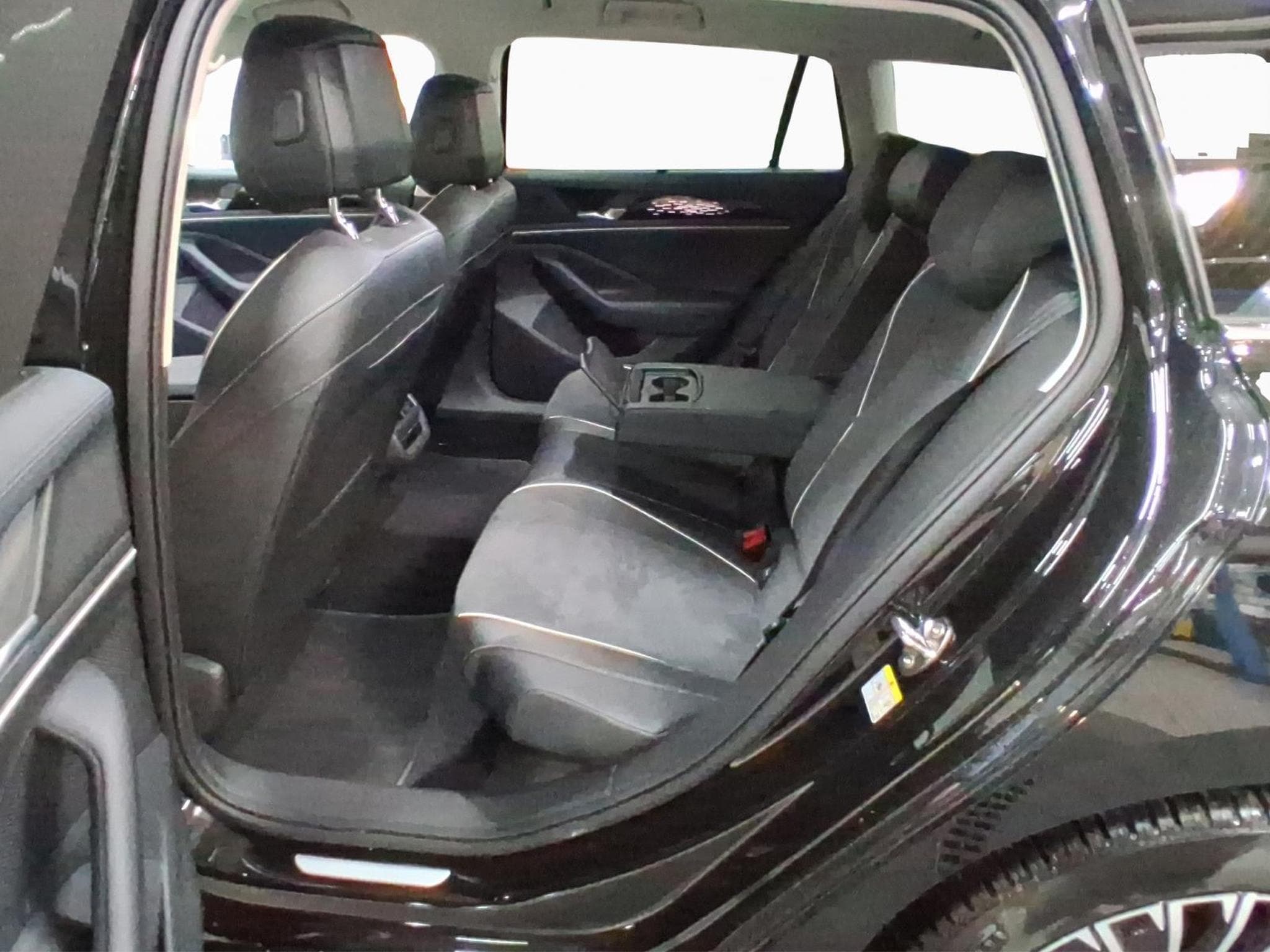 VW Passat Elegance+DSG+P.Acoustique+AHK (2025) - Photo 15