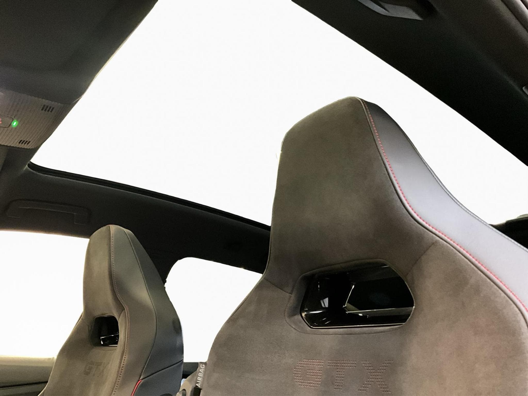 VW ID.4 77kWh+GTX+P.Design-Plus+P.Confort-Plus+P.Sport-Plus+P.Info.+ (2024) - Photo 19