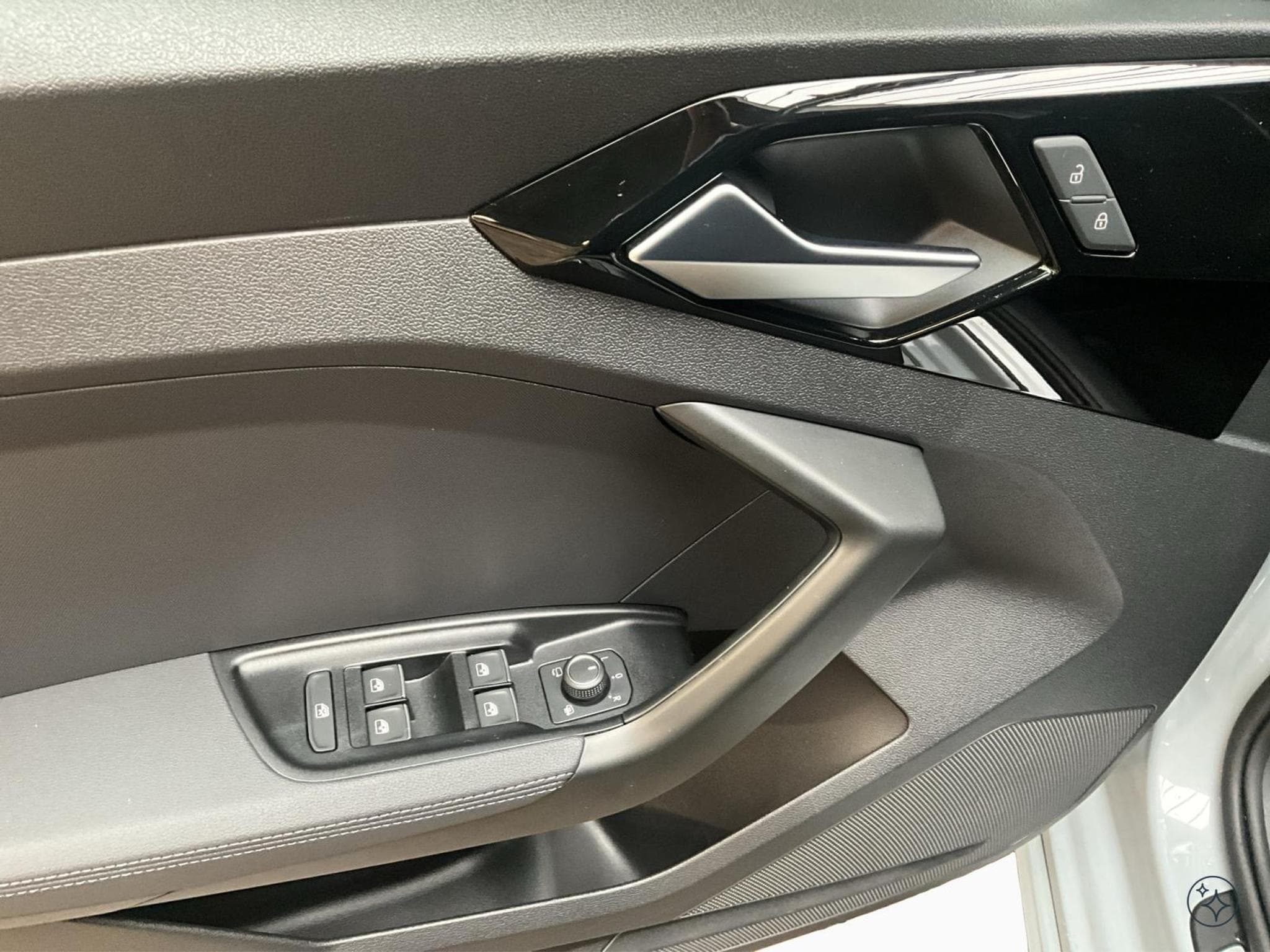 Audi A1 SB+S-line+S-Tronic+P.Business+LED+Audi-Sound+Navi (2025) - Photo 14