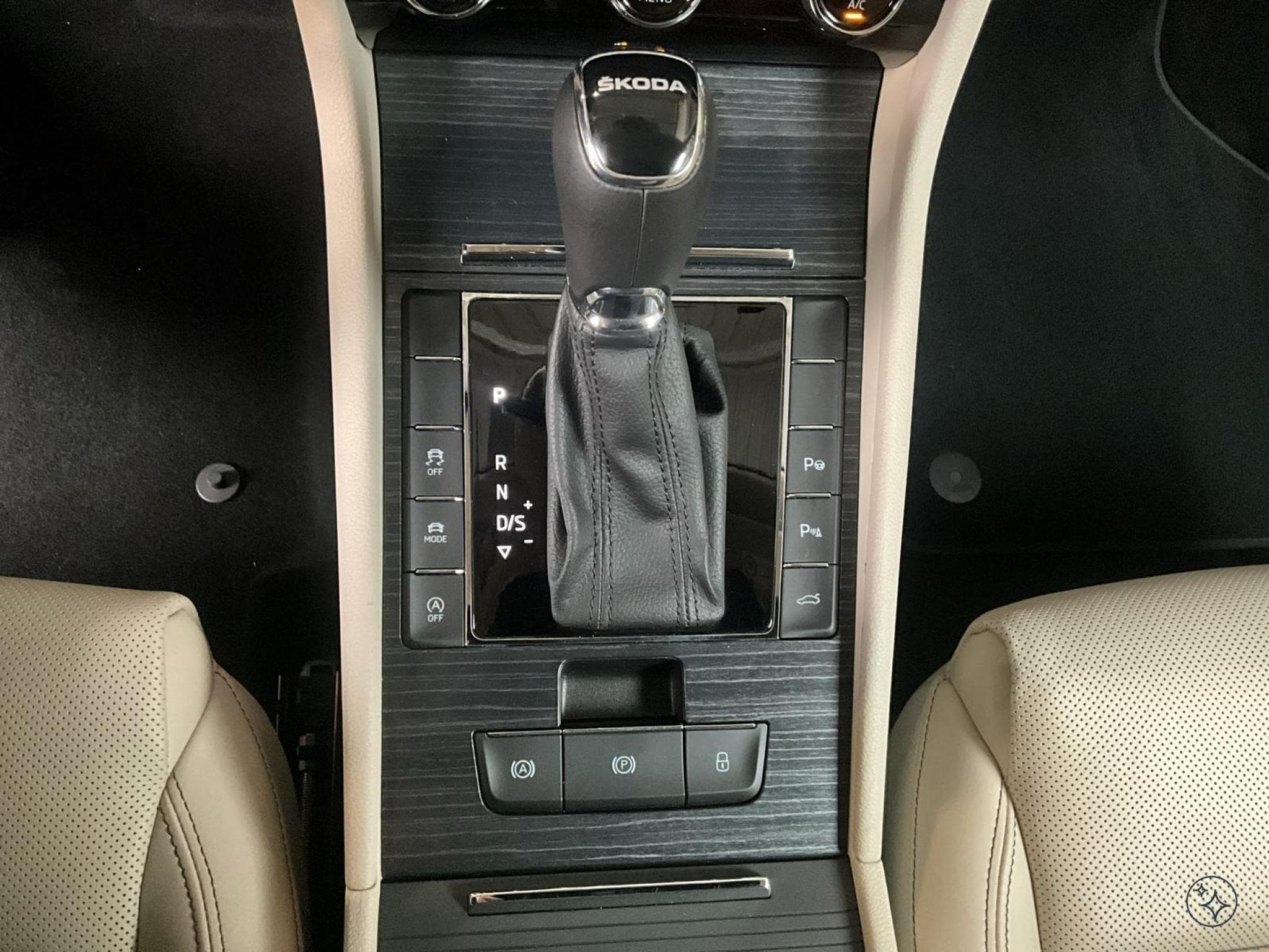 Skoda Superb Style+DSG+Travel-Ass.+ (2022) - Photo 12