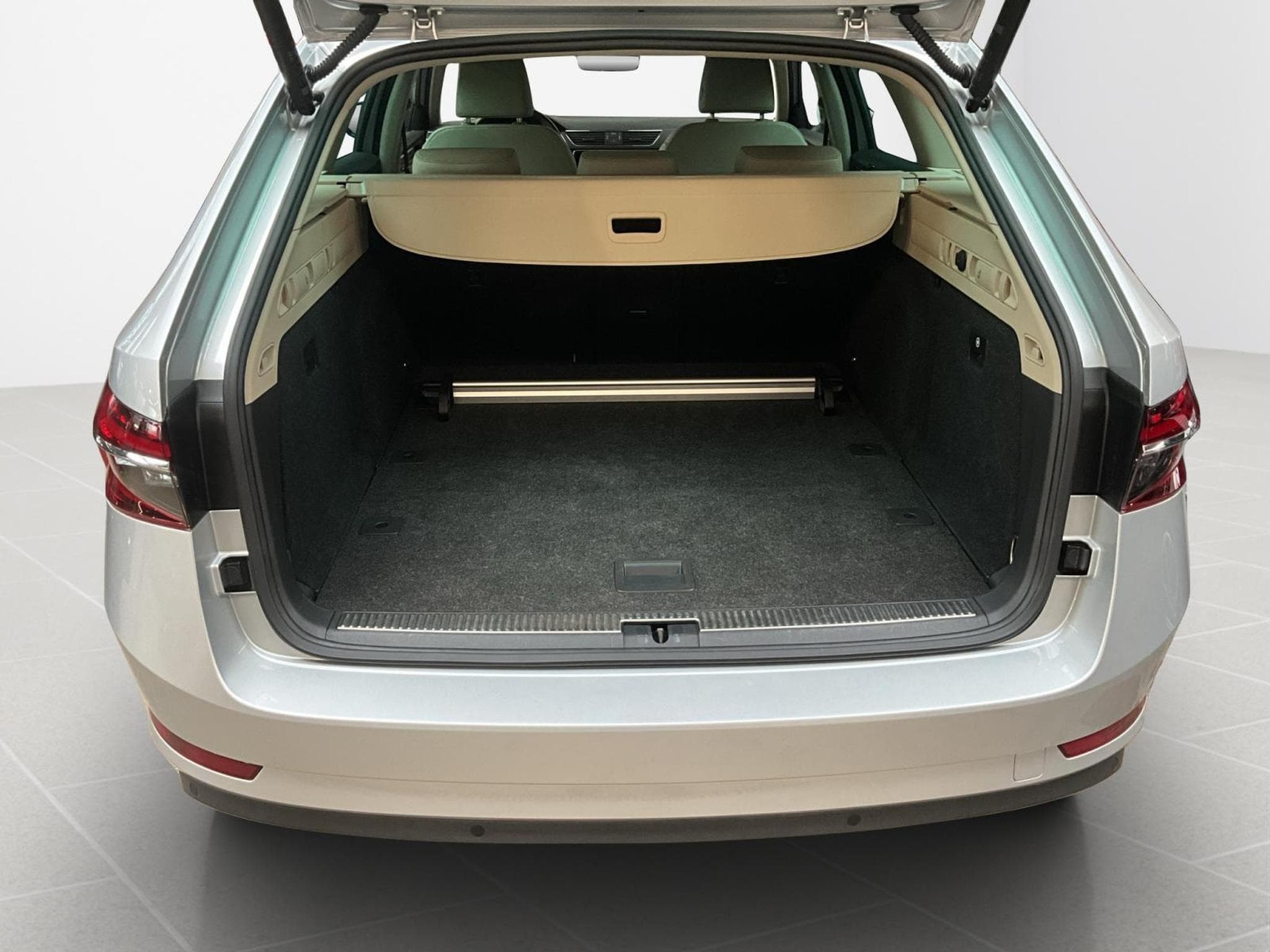 Skoda Superb Style+DSG+Travel-Ass.+ (2022) - Photo 16