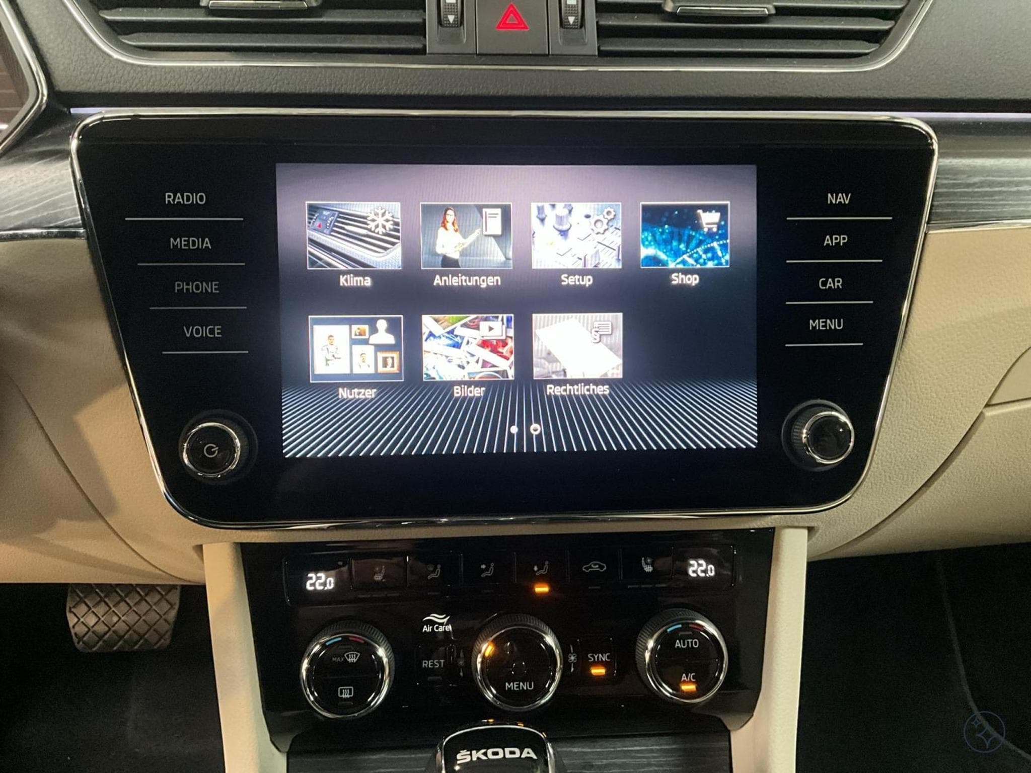 Skoda Superb Style+DSG+Travel-Ass.+ (2022) - Photo 19