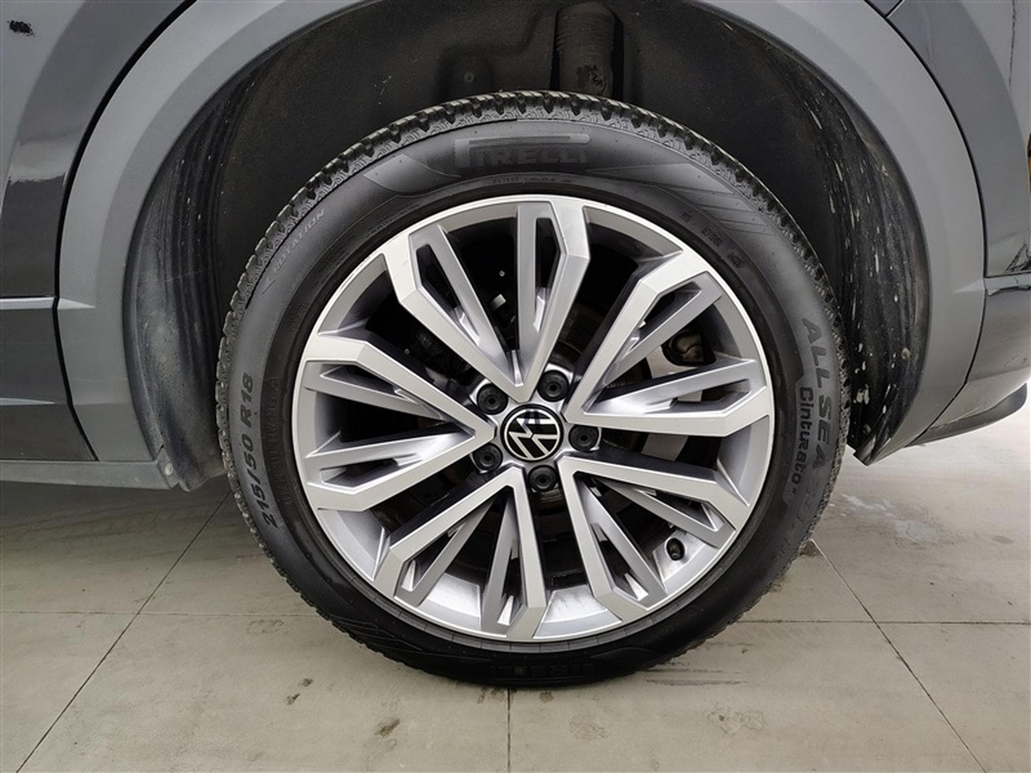 VW T-Roc 1.5 eTSI R-Line DSG/PANO/Attache remorque (2021) - Photo 6