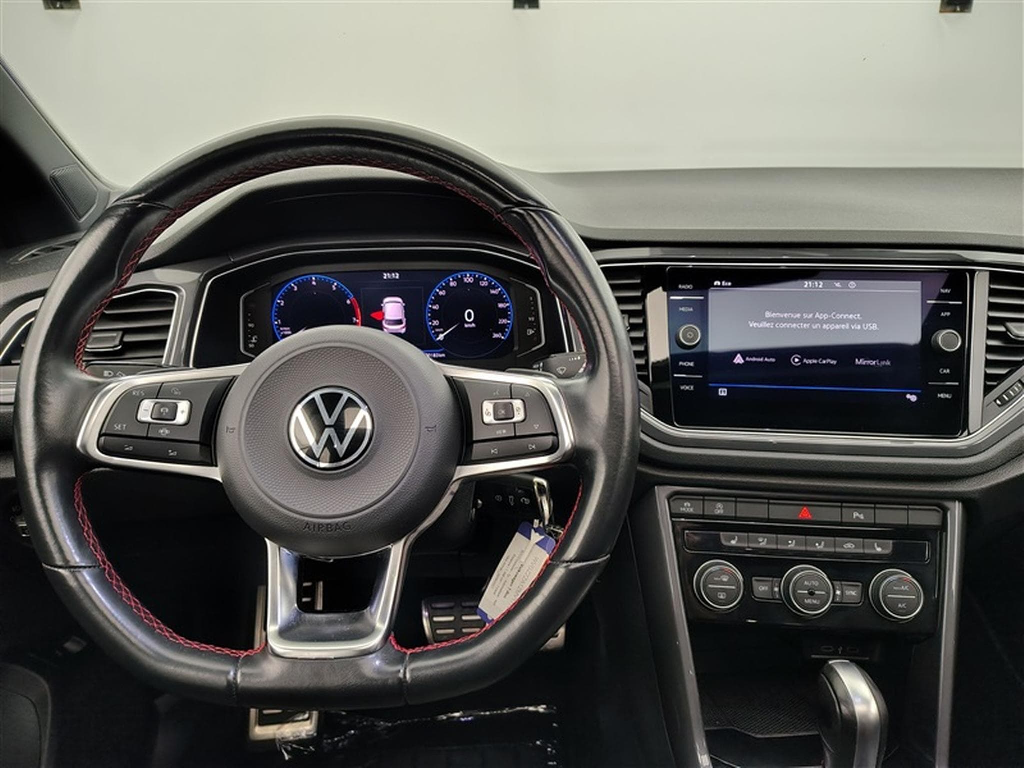 VW T-Roc 1.5 eTSI R-Line DSG/PANO/Attache remorque (2021) - Photo 9