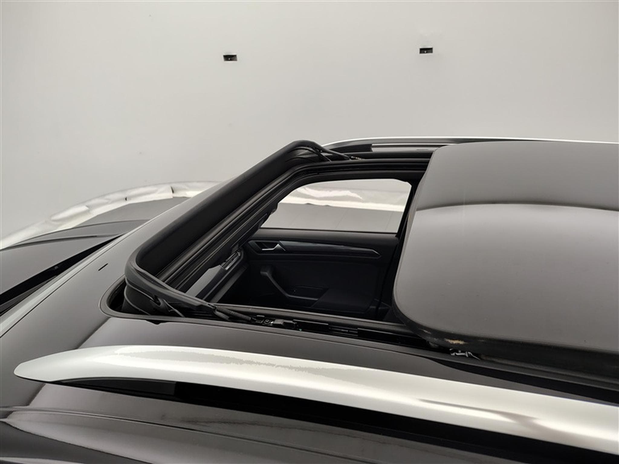 VW T-Roc 1.5 eTSI R-Line DSG/PANO/Attache remorque (2021) - Photo 19
