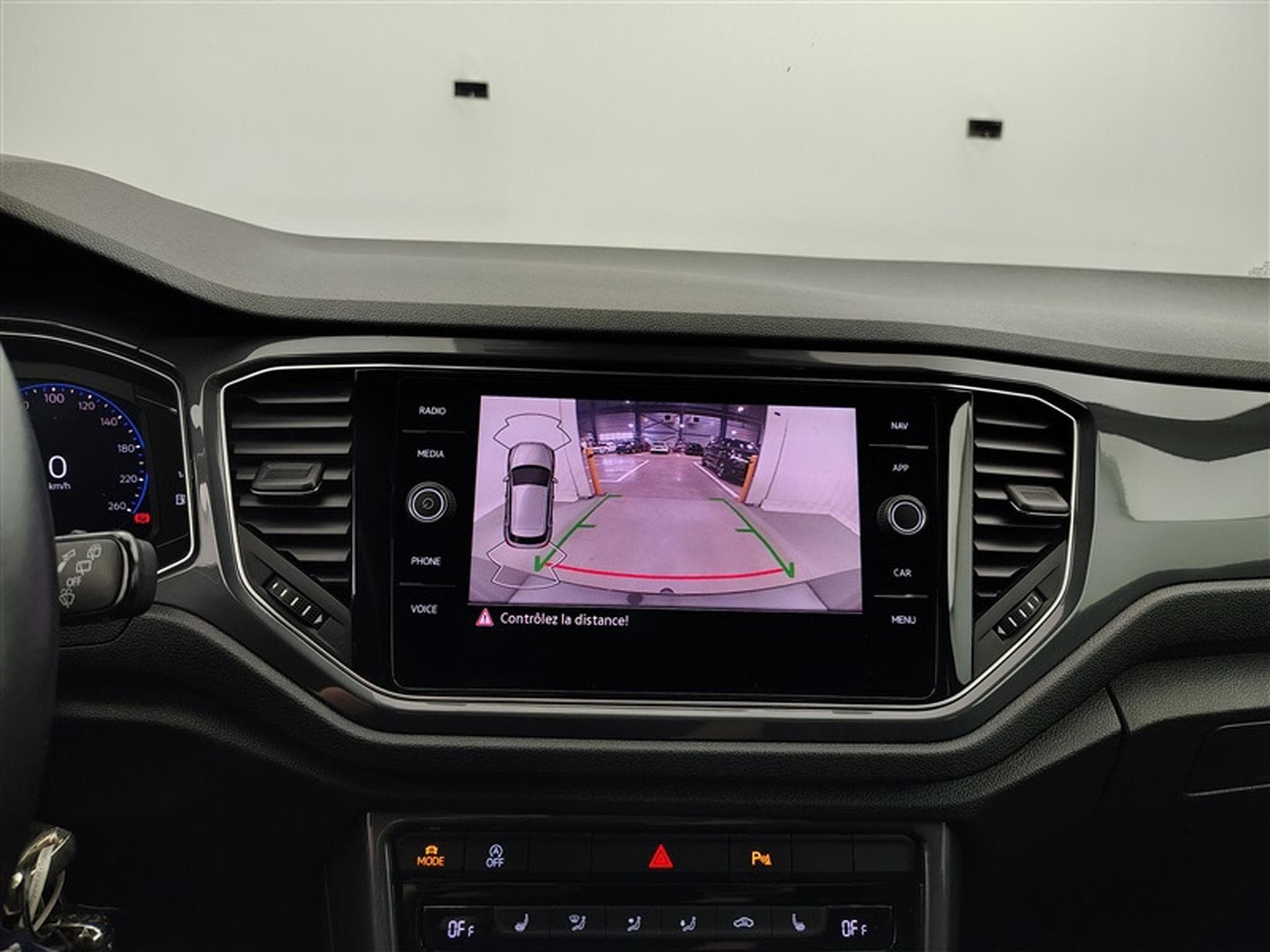VW T-Roc 1.5 eTSI R-Line DSG/PANO/Attache remorque (2021) - Photo 18