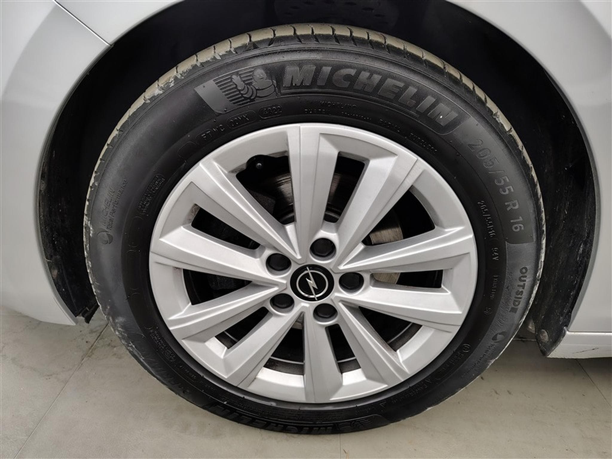 Opel Astra 1.2 Turbo Edition NAVI/FULL LED/JA16/PDC (2023) - Photo 6