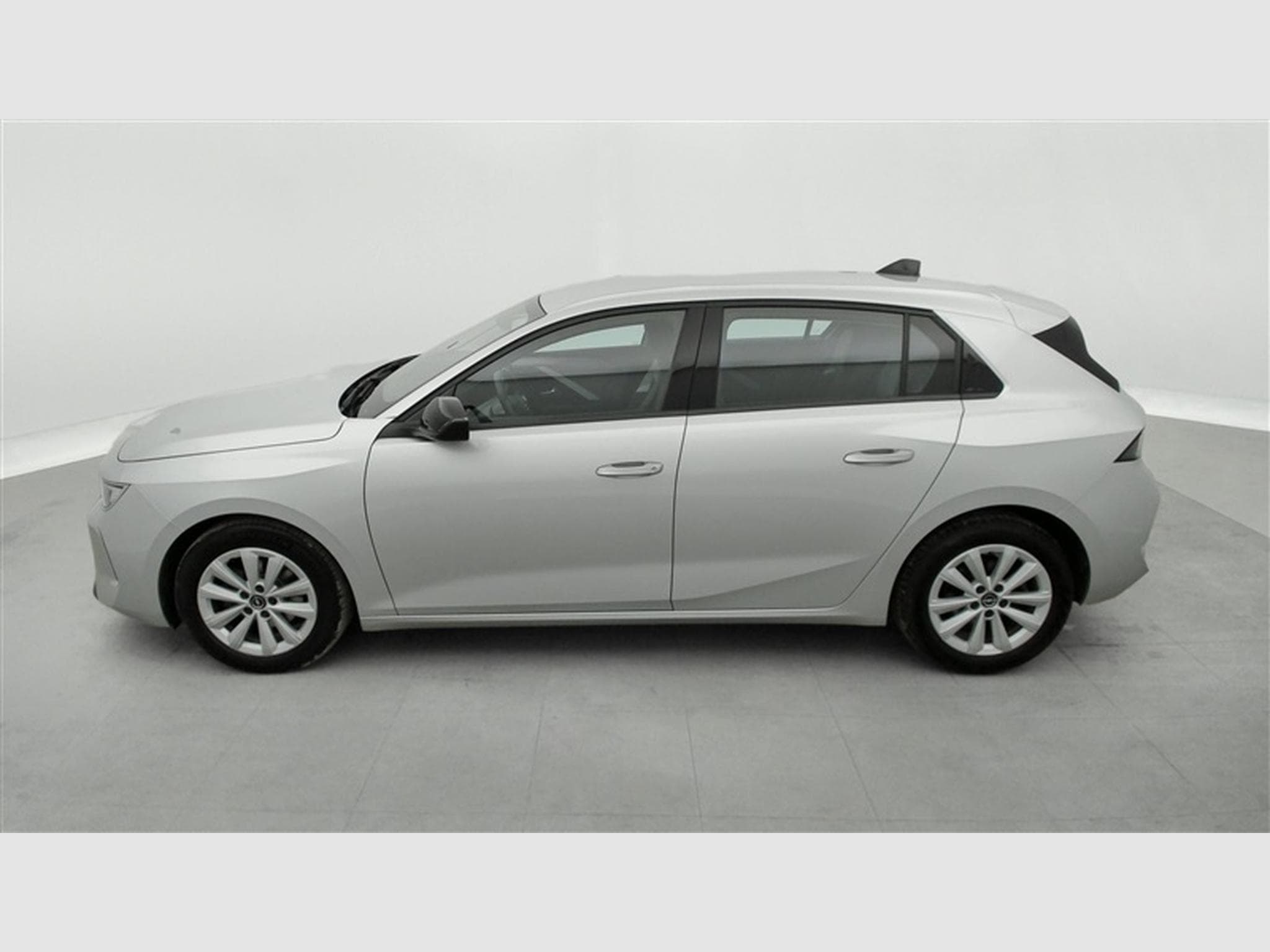 Opel Astra 1.2 Turbo Edition NAVI/FULL LED/JA16/PDC (2023) - Photo 3