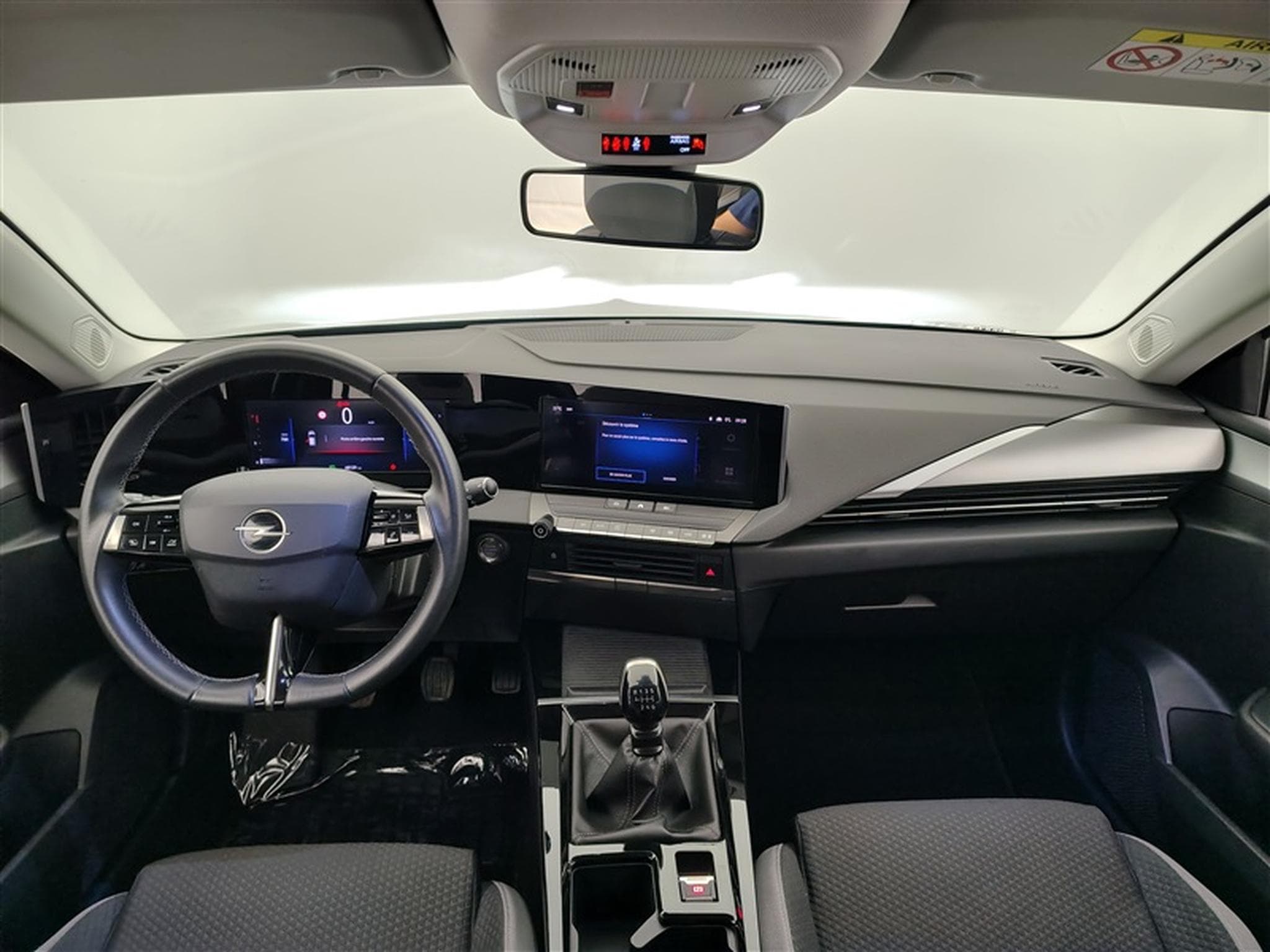 Opel Astra 1.2 Turbo Edition NAVI/FULL LED/JA16/PDC (2023) - Photo 8