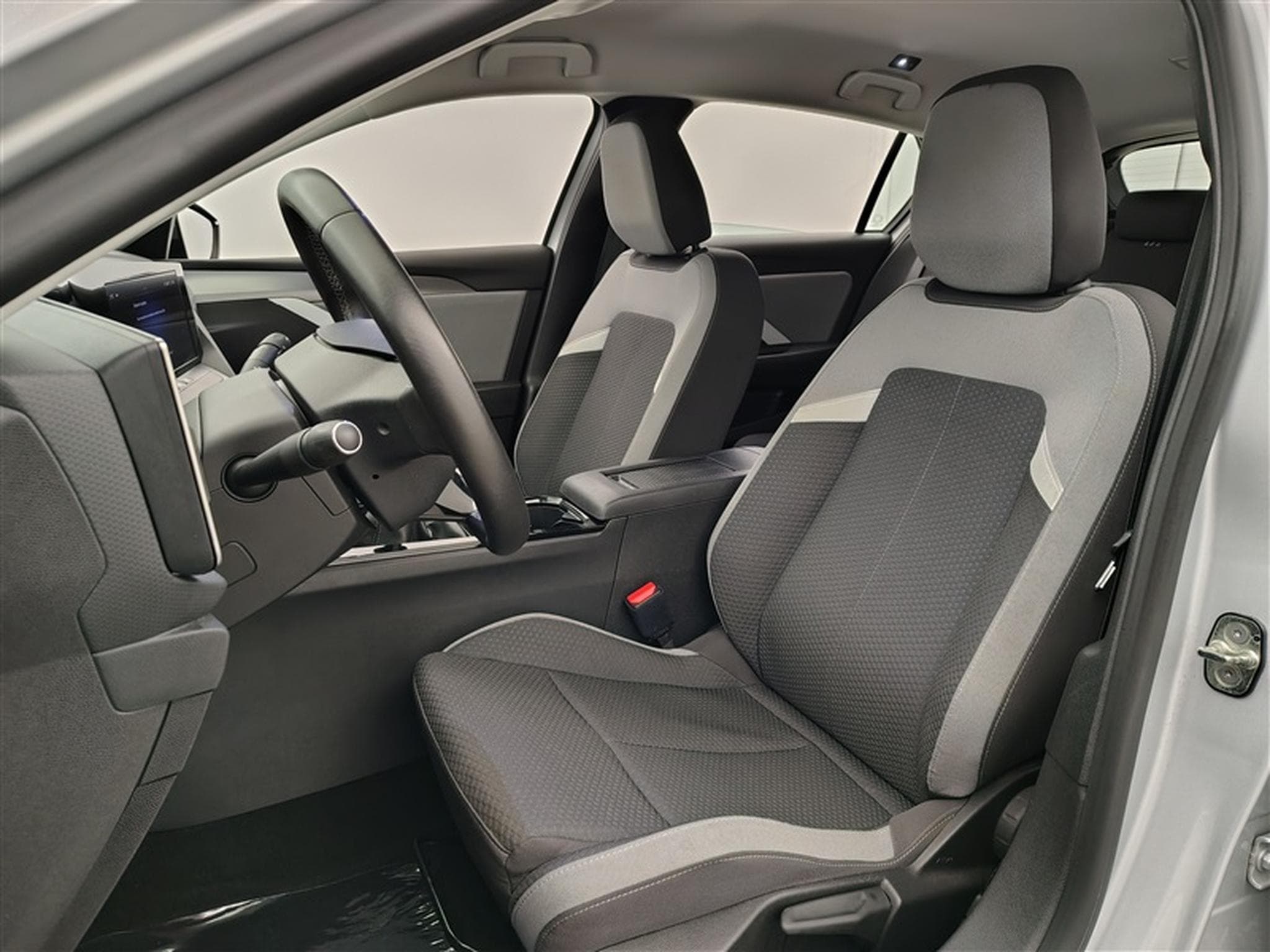 Opel Astra 1.2 Turbo Edition NAVI/FULL LED/JA16/PDC (2023) - Photo 7
