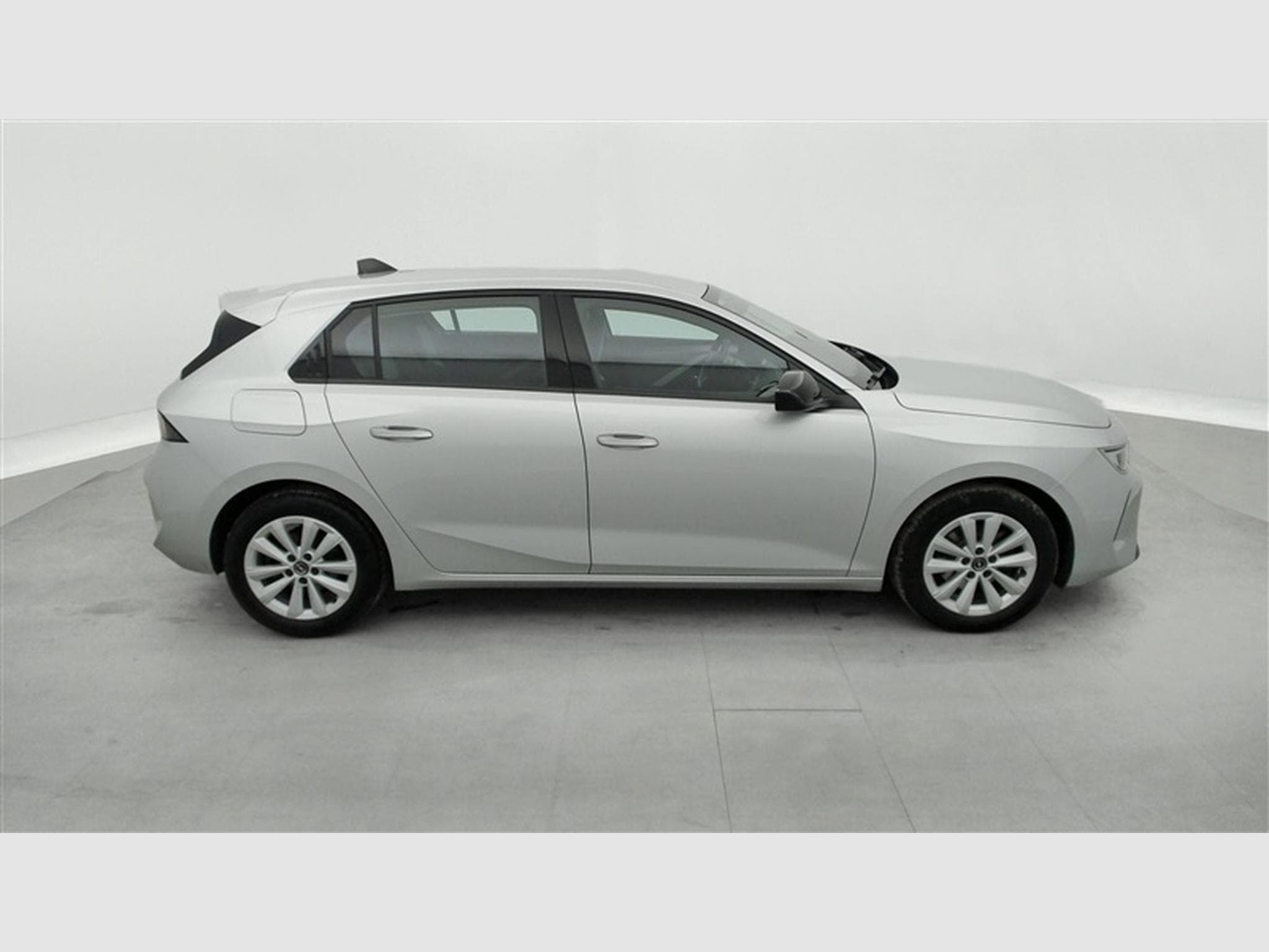 Opel Astra 1.2 Turbo Edition NAVI/FULL LED/JA16/PDC (2023) - Photo 23