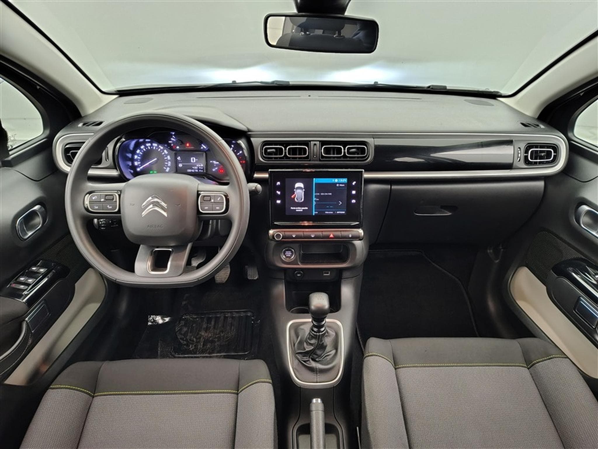 Citroen C3 1.2i PureTech Shine FULL LED / CARPLAY (2023) - Photo 8