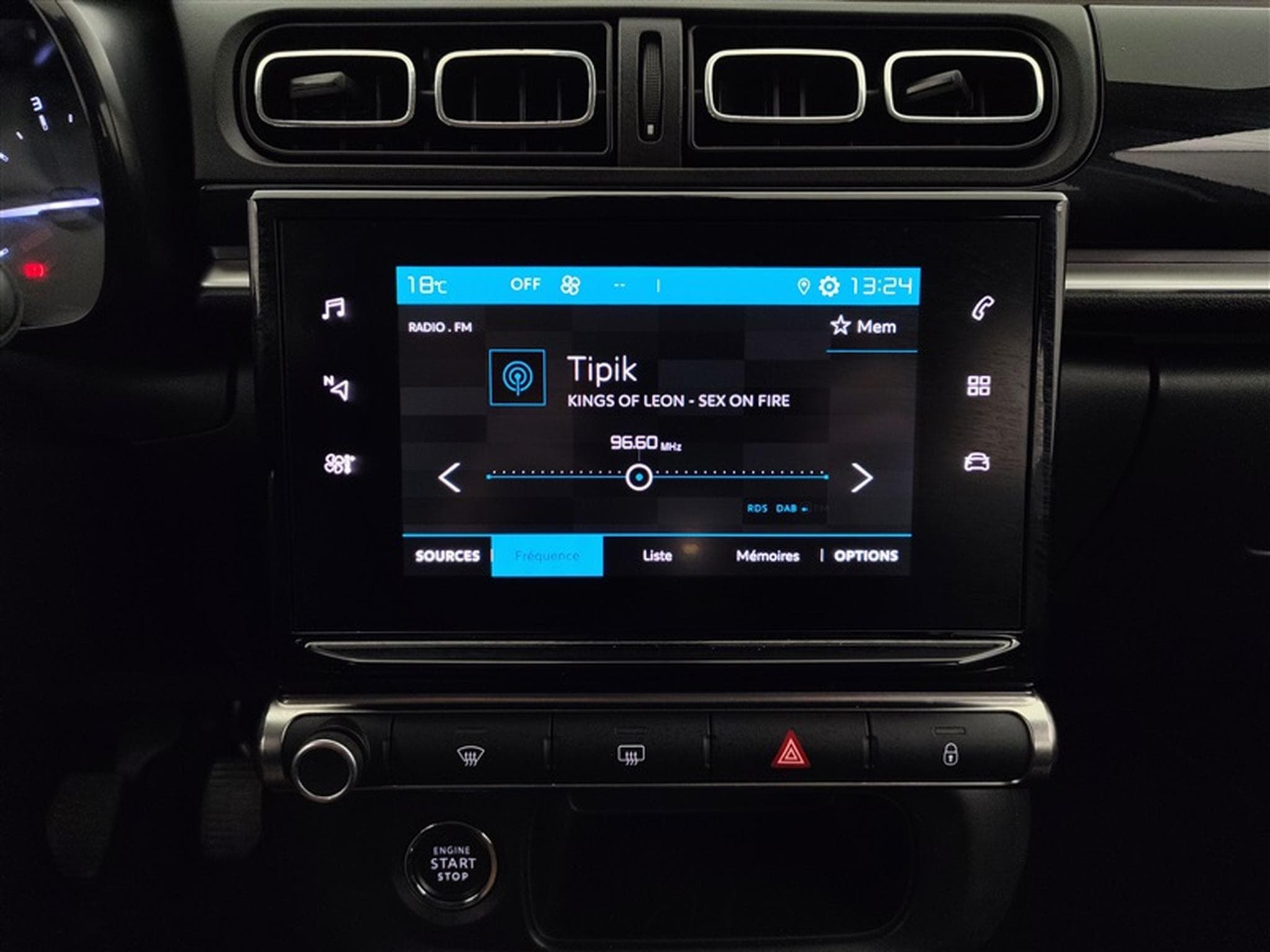 Citroen C3 1.2i PureTech Shine FULL LED / CARPLAY (2023) - Photo 11
