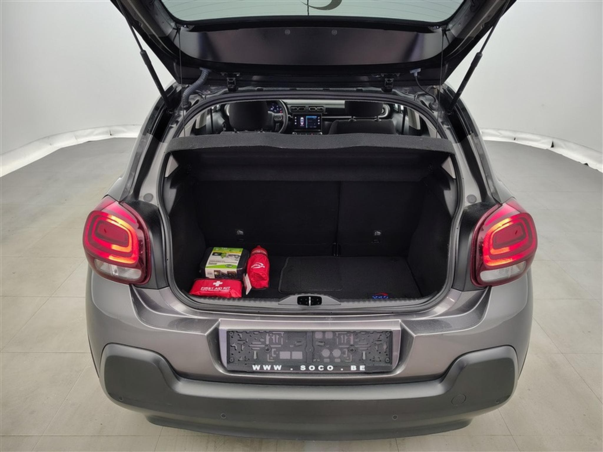 Citroen C3 1.2i PureTech Shine FULL LED / CARPLAY (2023) - Photo 14