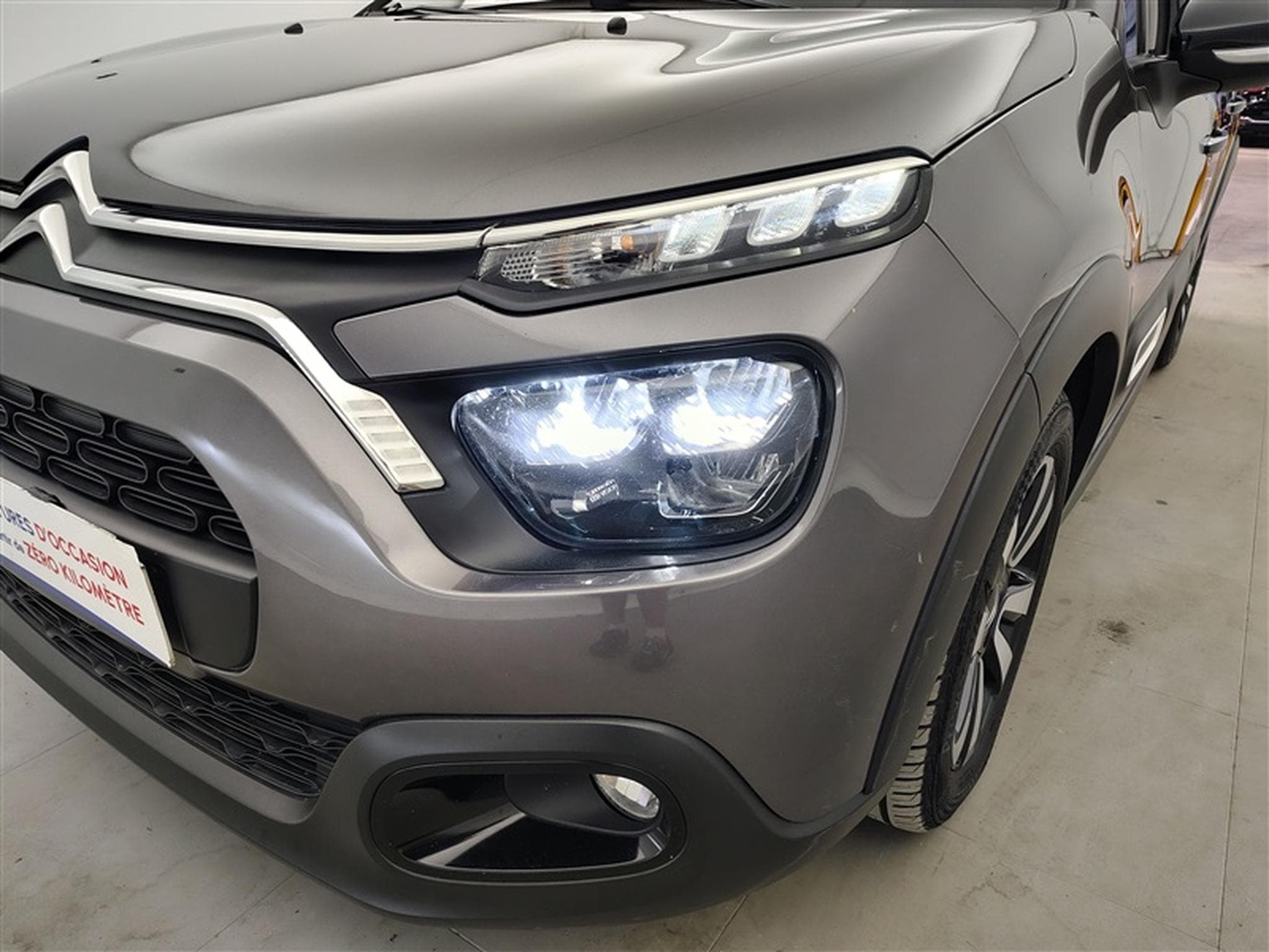 Citroen C3 1.2i PureTech Shine FULL LED / CARPLAY (2023) - Photo 15