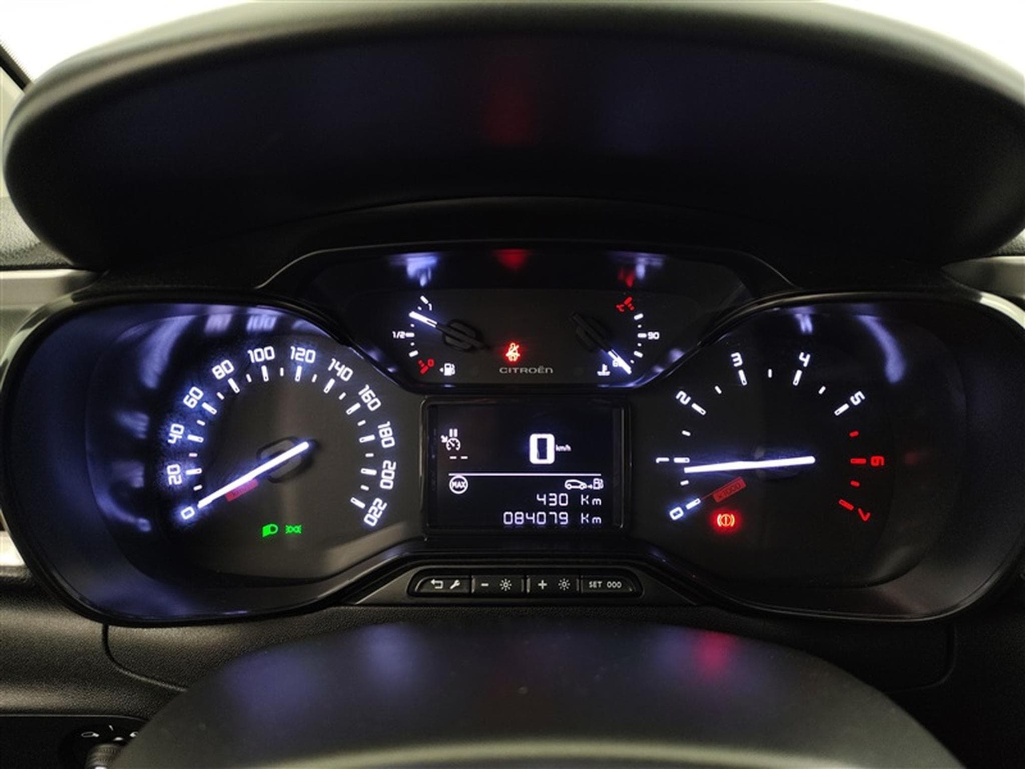 Citroen C3 1.2i PureTech Shine FULL LED / CARPLAY (2023) - Photo 10