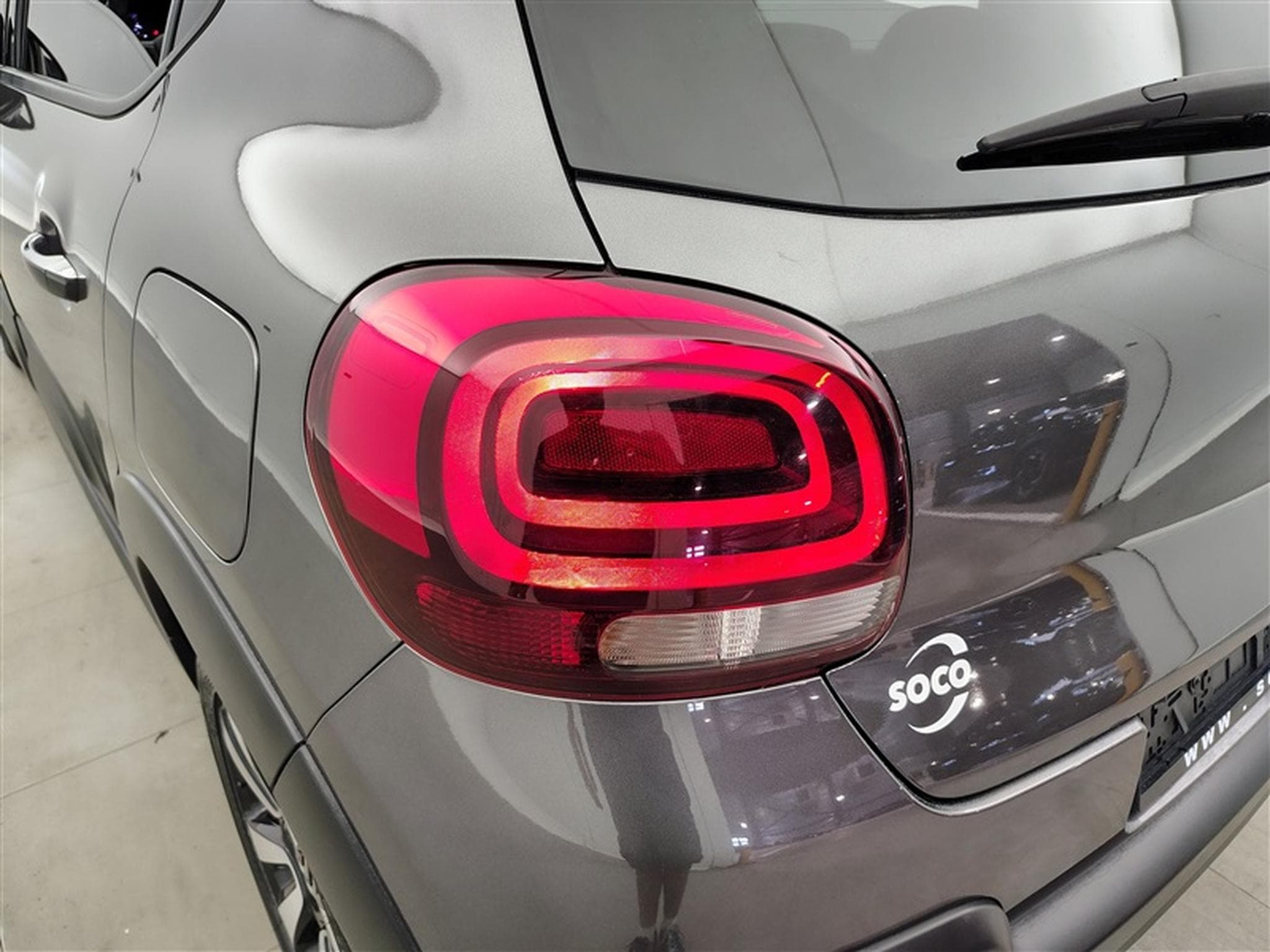 Citroen C3 1.2i PureTech Shine FULL LED / CARPLAY (2023) - Photo 16