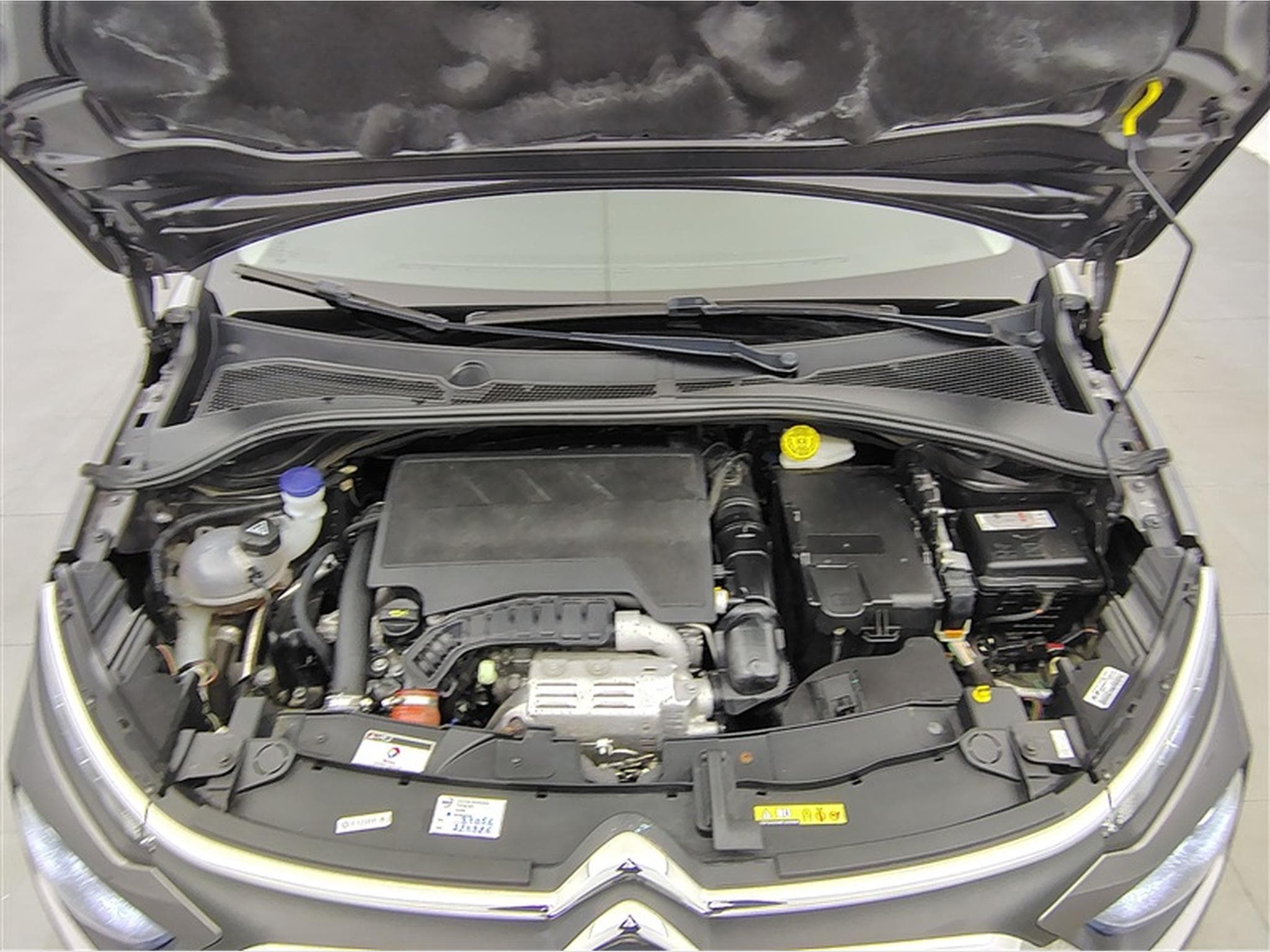 Citroen C3 1.2i PureTech Shine FULL LED / CARPLAY (2023) - Photo 19