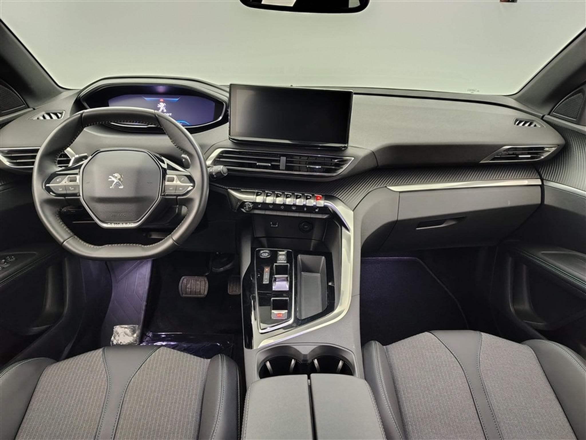 Peugeot 3008 1.2 PureTech Allure Pack S-CUIR / NAVI / CAMERA / CARPLAY (2024) - Photo 8