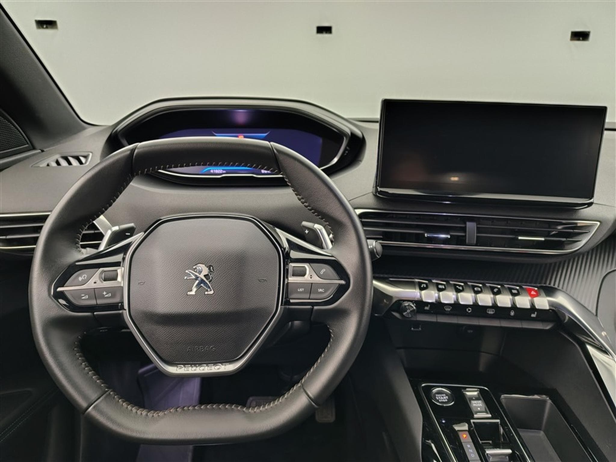 Peugeot 3008 1.2 PureTech Allure Pack S-CUIR / NAVI / CAMERA / CARPLAY (2024) - Photo 9