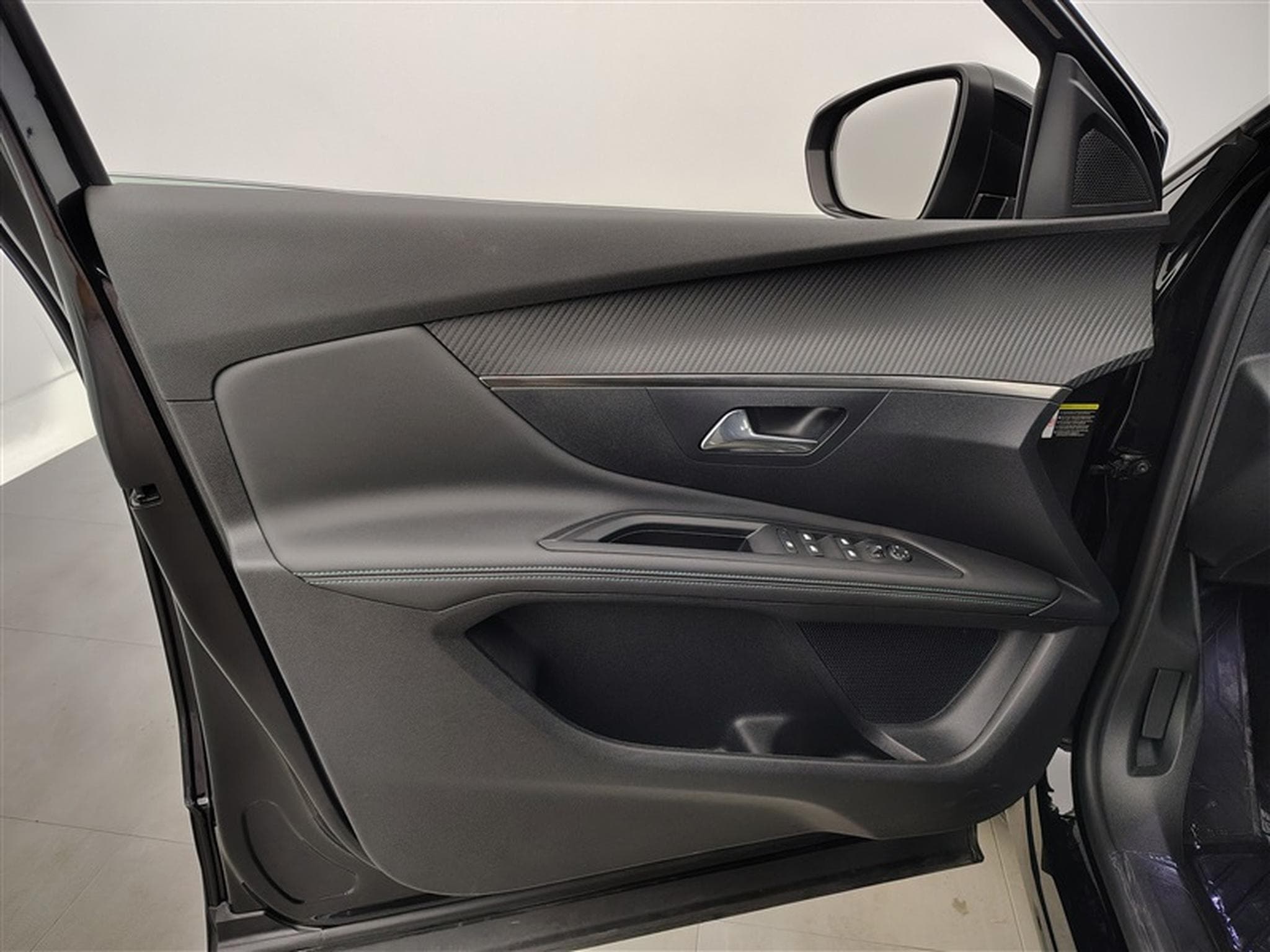 Peugeot 3008 1.2 PureTech Allure Pack S-CUIR / NAVI / CAMERA / CARPLAY (2024) - Photo 17