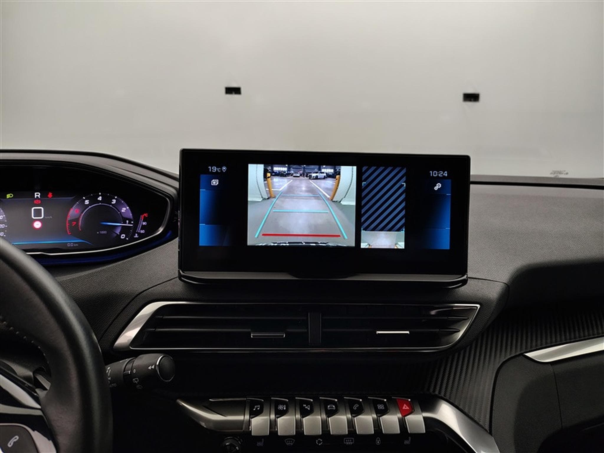 Peugeot 3008 1.2 PureTech Allure Pack S-CUIR / NAVI / CAMERA / CARPLAY (2024) - Photo 18