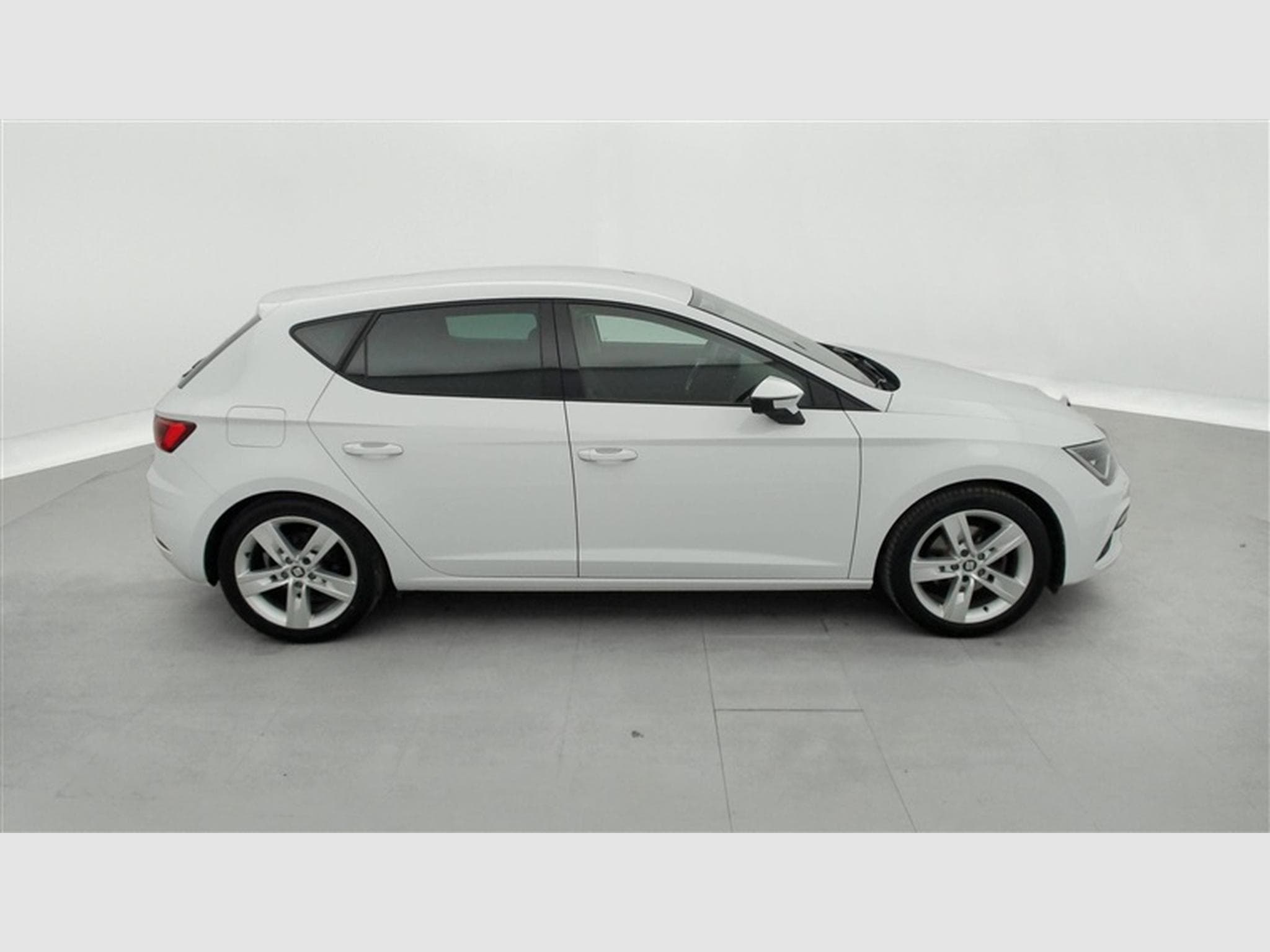 Seat Leon 1.5 TSI 130cv FR NAVI / FULL LED / AUDIO BEATS / JA 17" (2019) - Photo 24